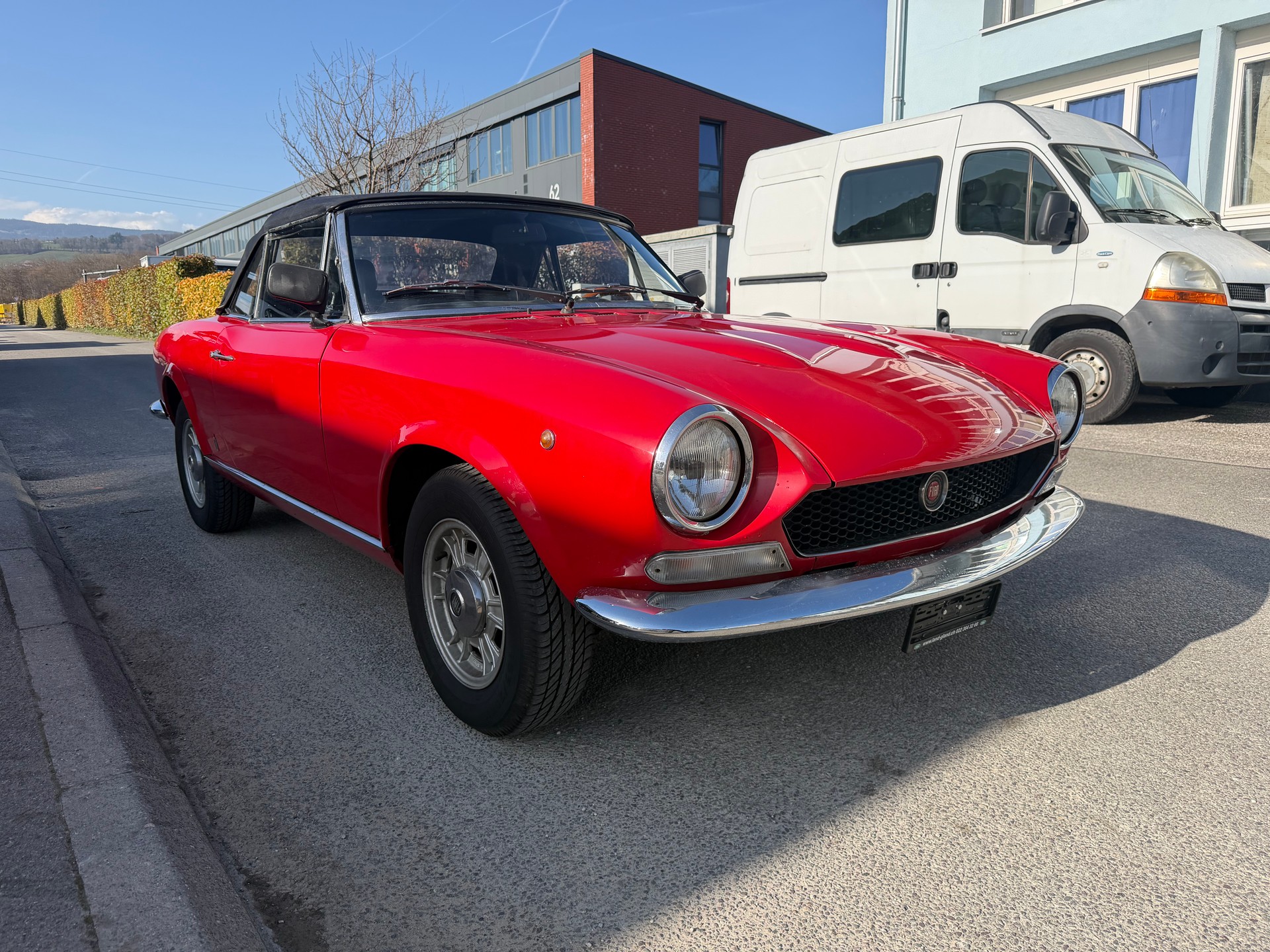 FIAT 124 Spider-image-8
