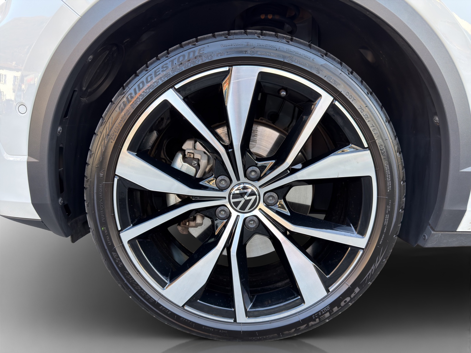VW T-Roc 2.0 TSI R-Line DSG 4Motion-image-15