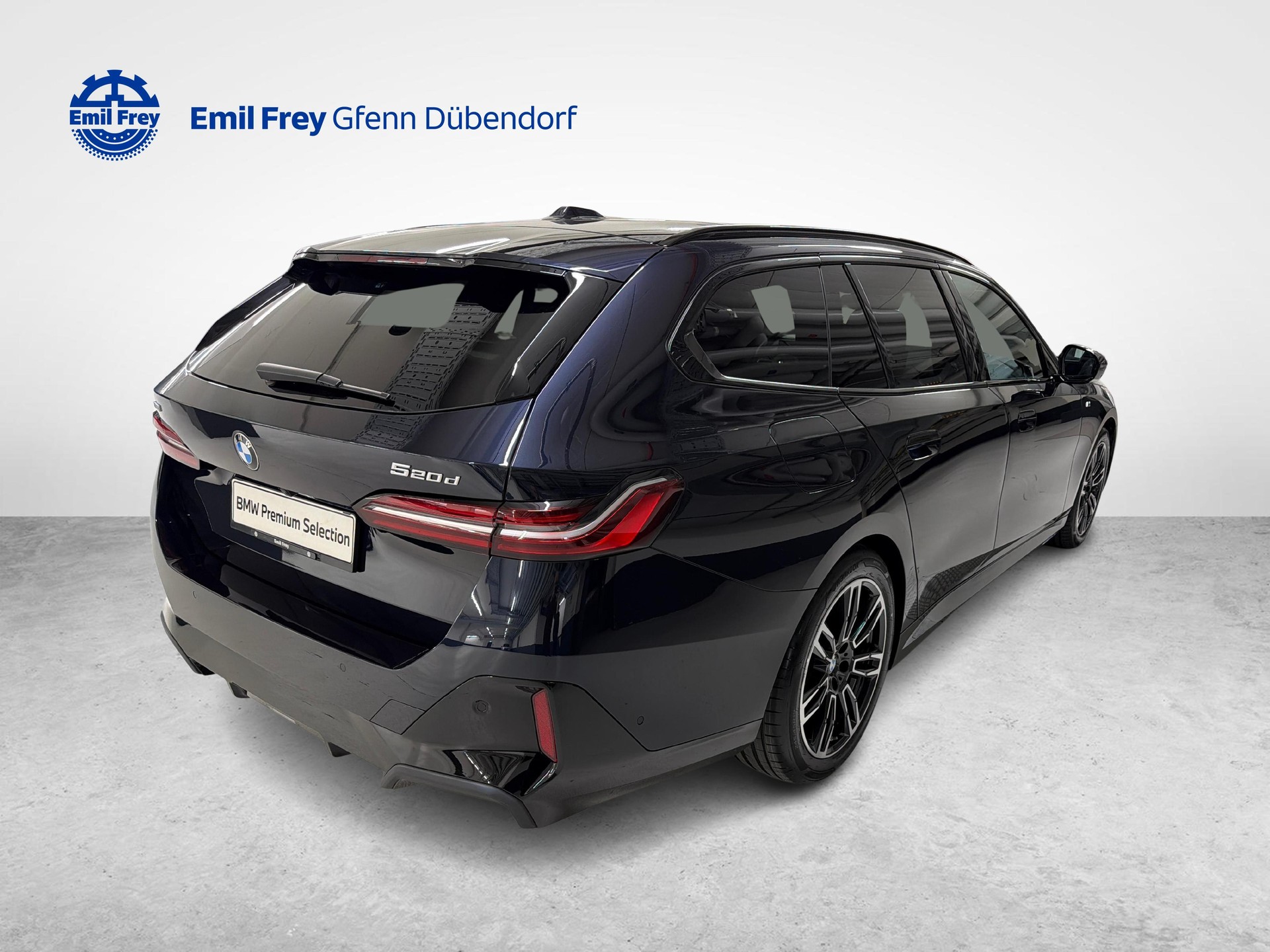 BMW 520d xDrive Touring-showroom-element-1