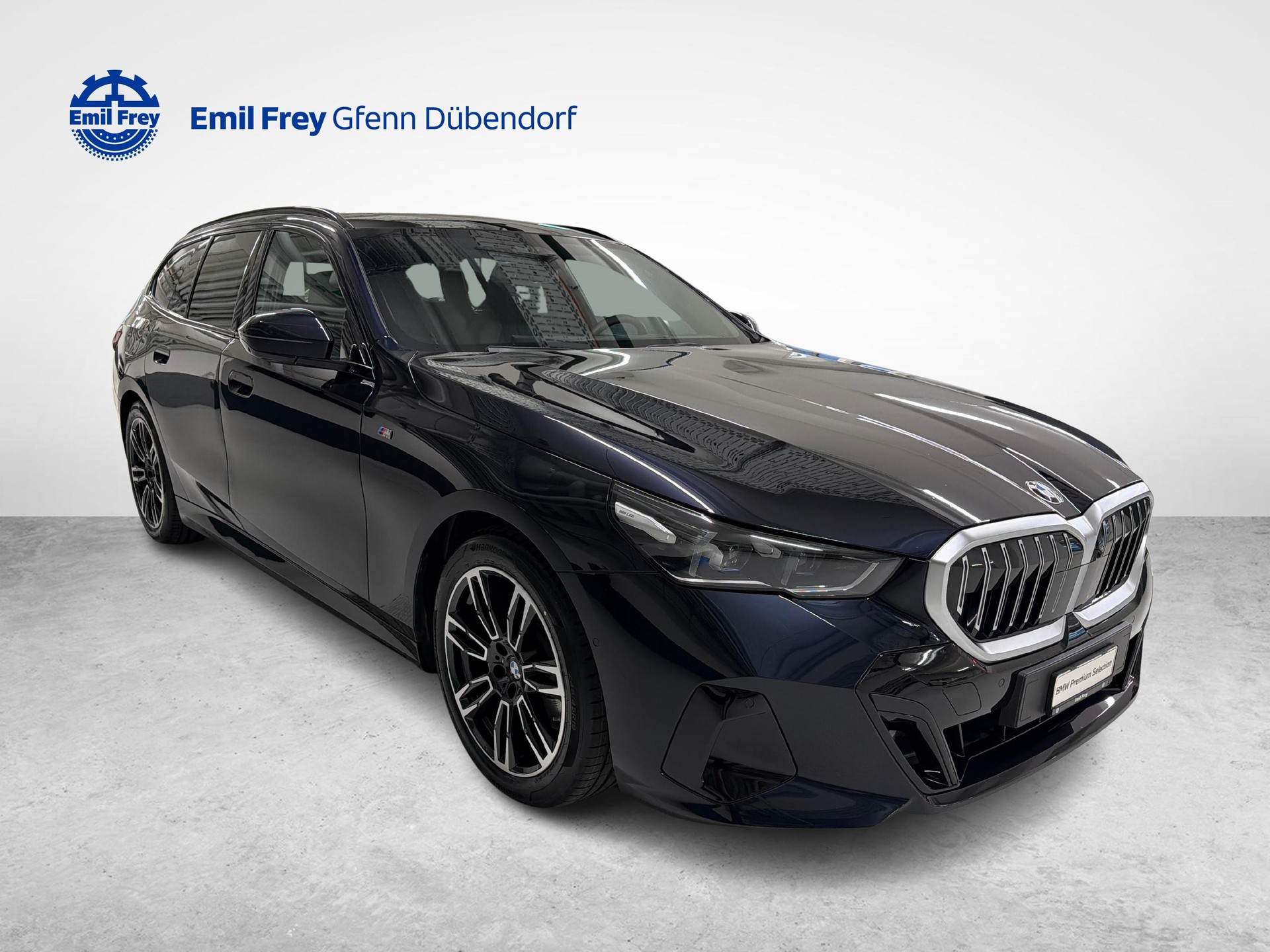 BMW 520d xDrive Touring-showroom-element-2