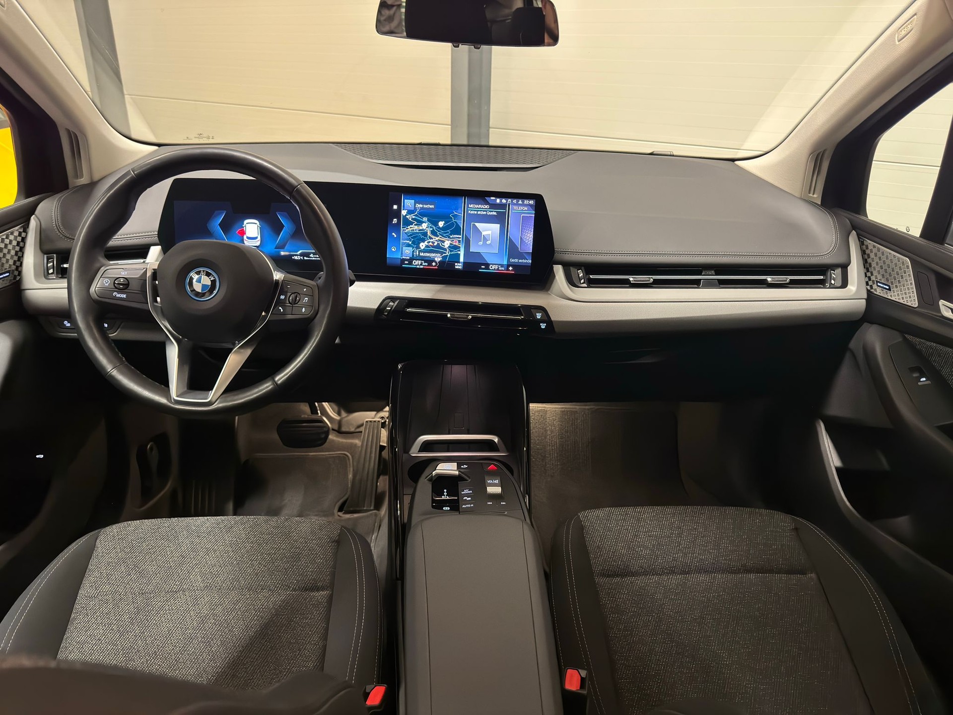 BMW 225e xDrive Active Tourer-image-7