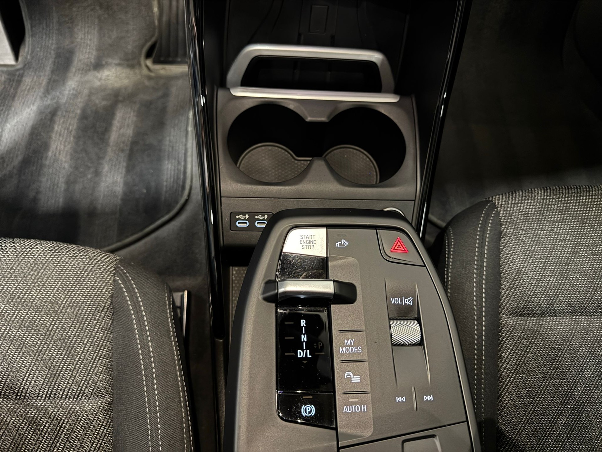 BMW 225e xDrive Active Tourer-image-15