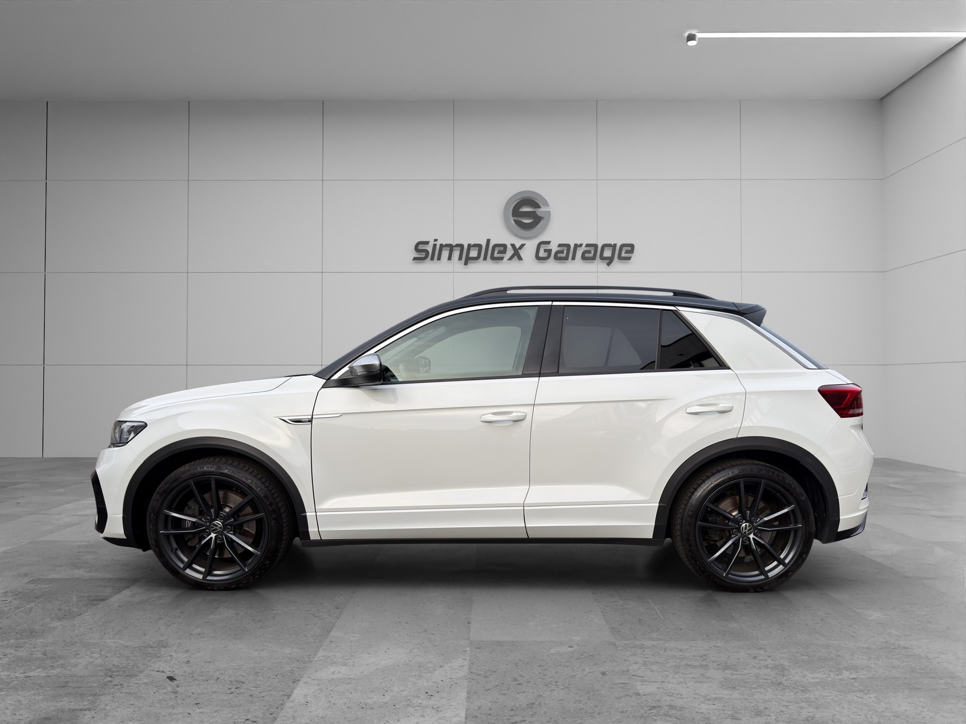 VW T-Roc 2.0 TSI R DSG 4Motion-image-1