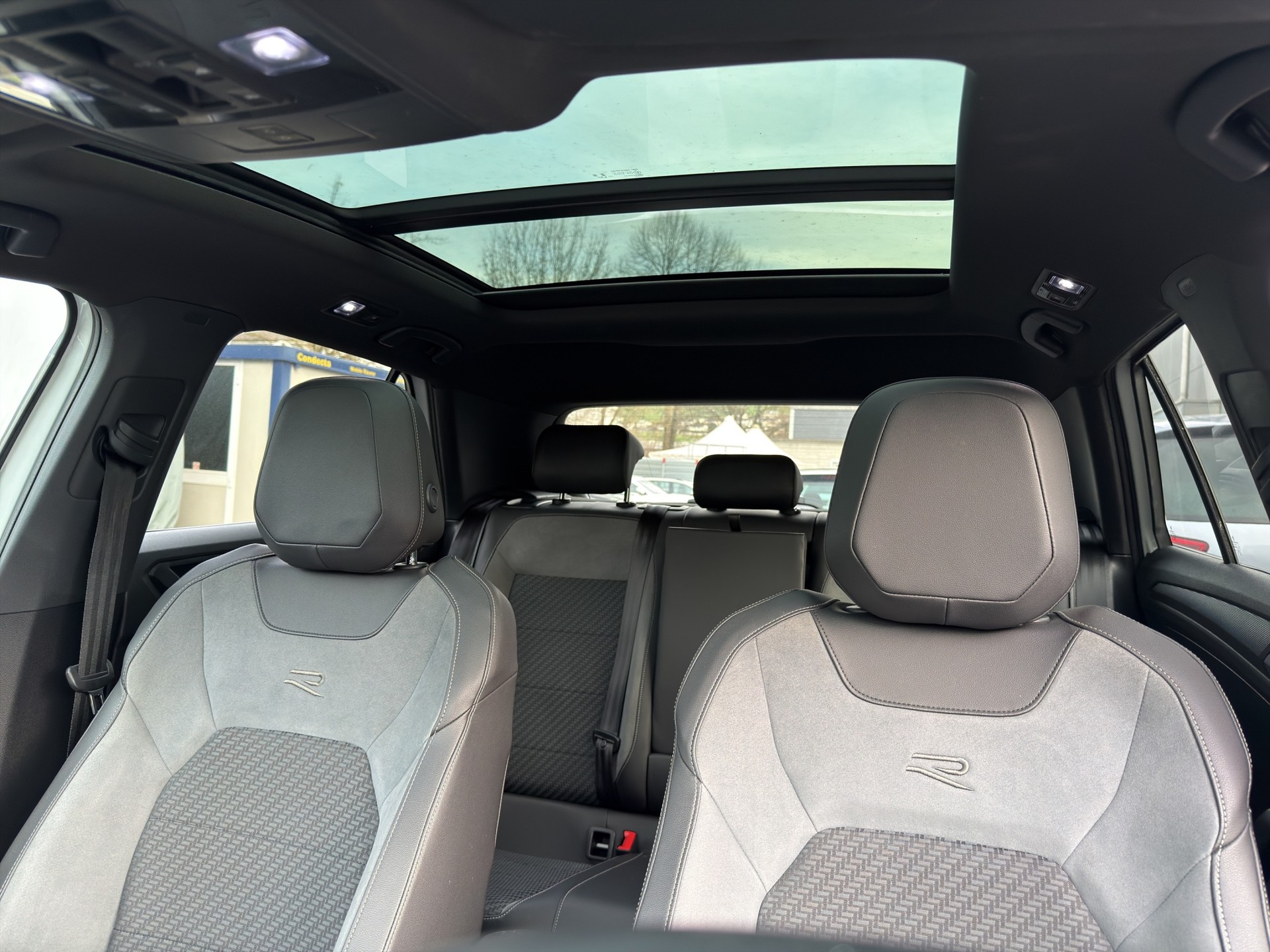 VW T-Roc 2.0 TSI R DSG 4Motion-image-11