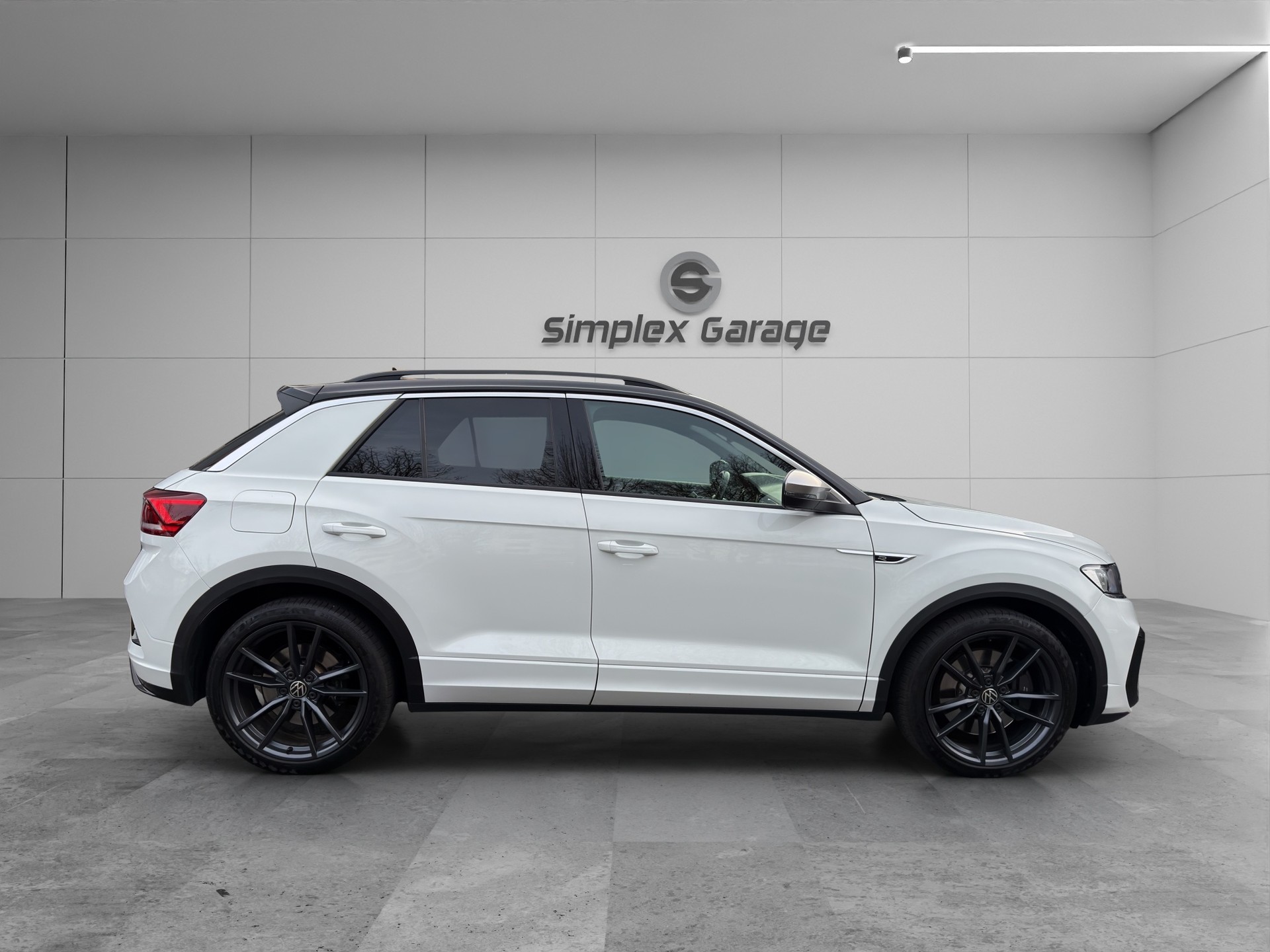 VW T-Roc 2.0 TSI R DSG 4Motion-image-5