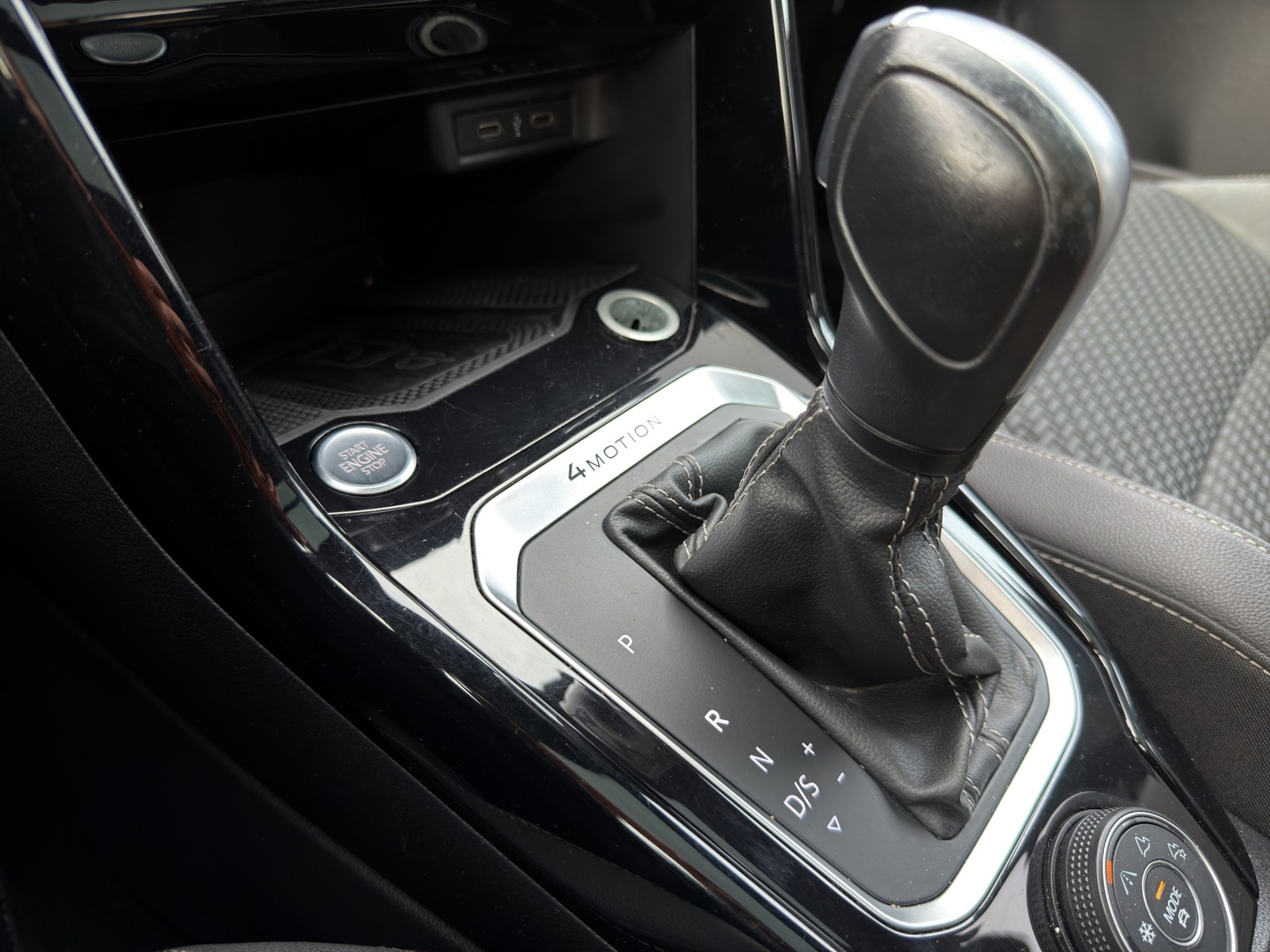 VW T-Roc 2.0 TSI R DSG 4Motion-image-16
