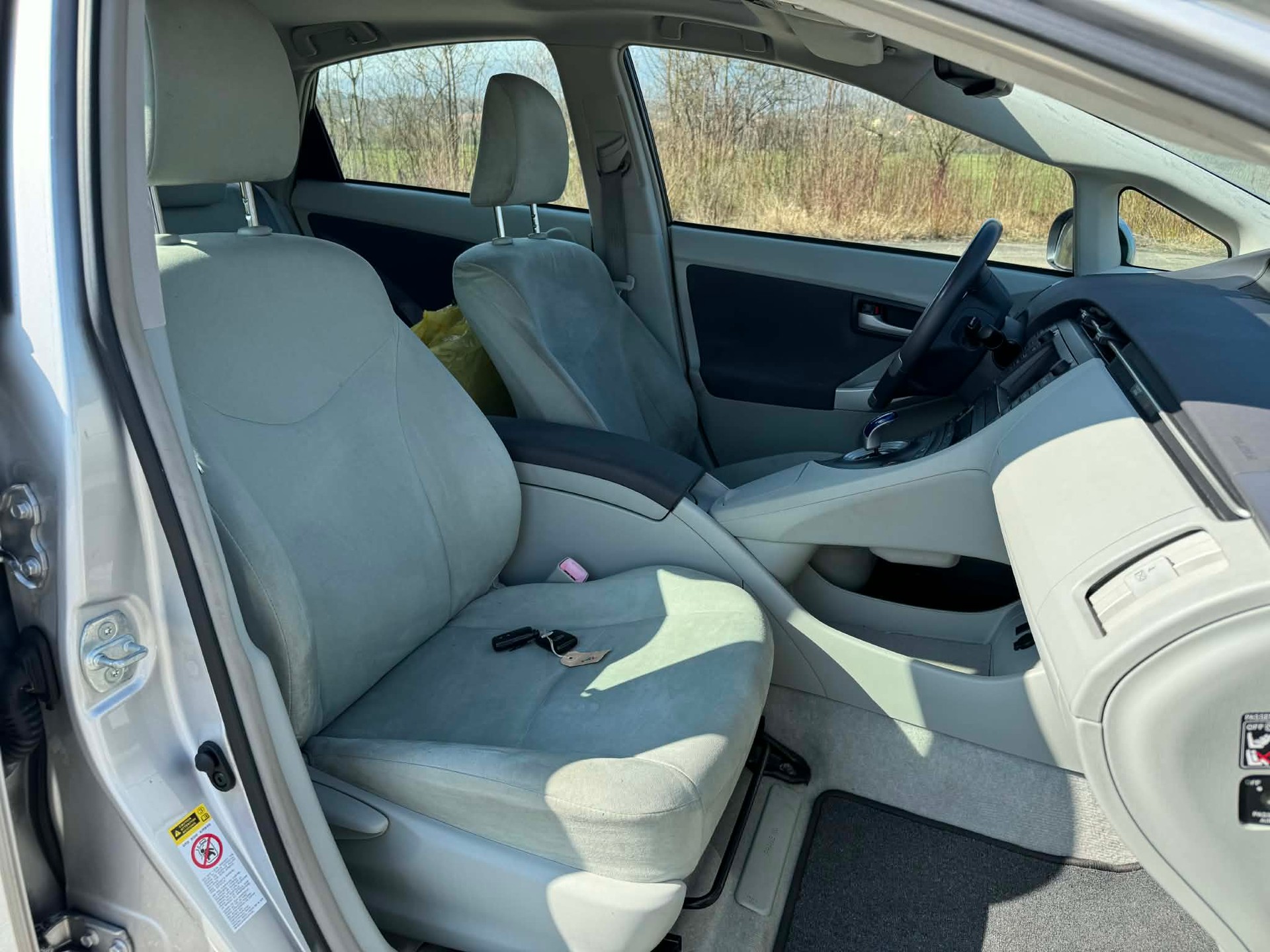 TOYOTA Prius 1.8 16V HSD Sol-image-3