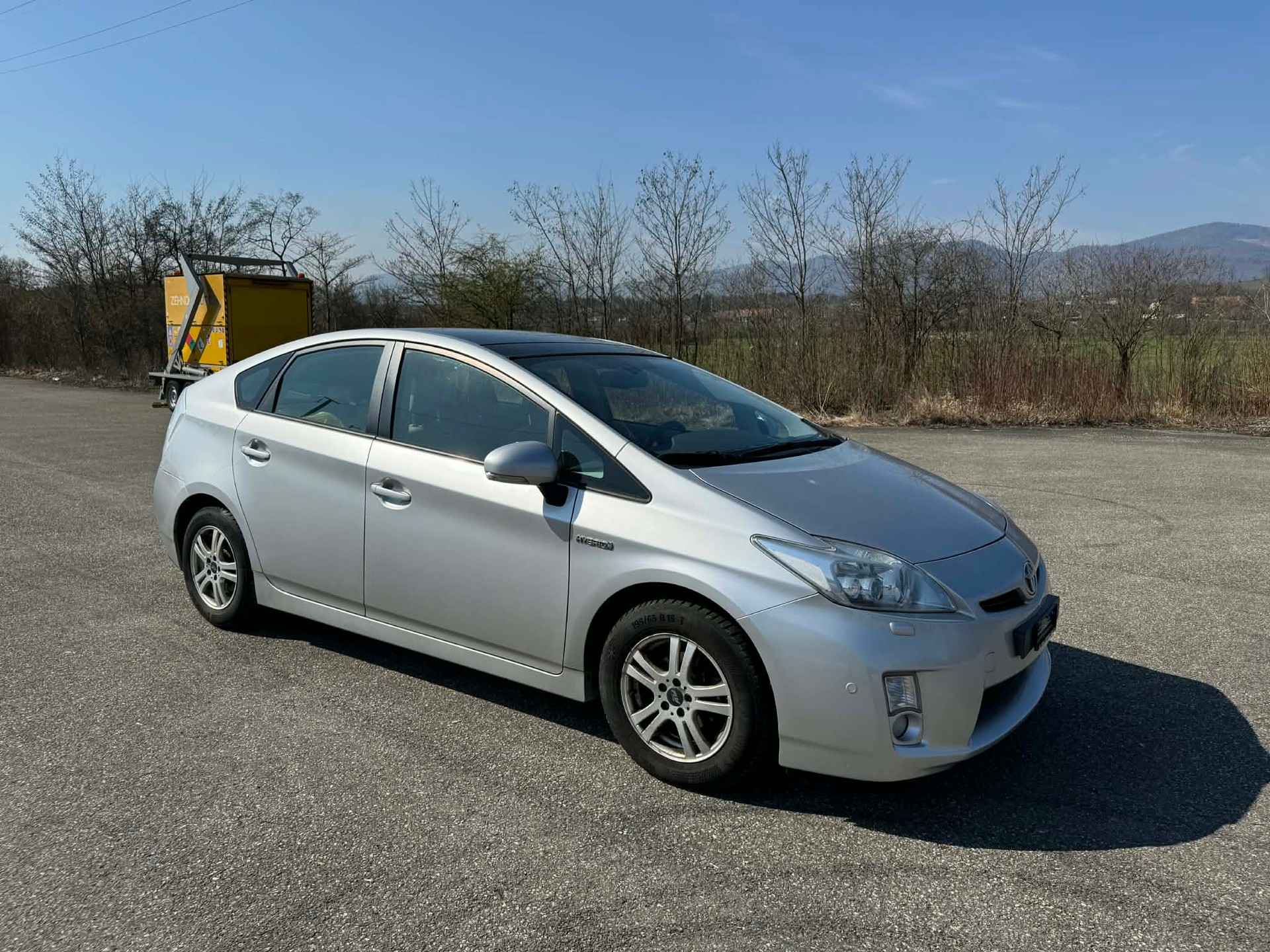 TOYOTA Prius 1.8 16V HSD Sol-image-0