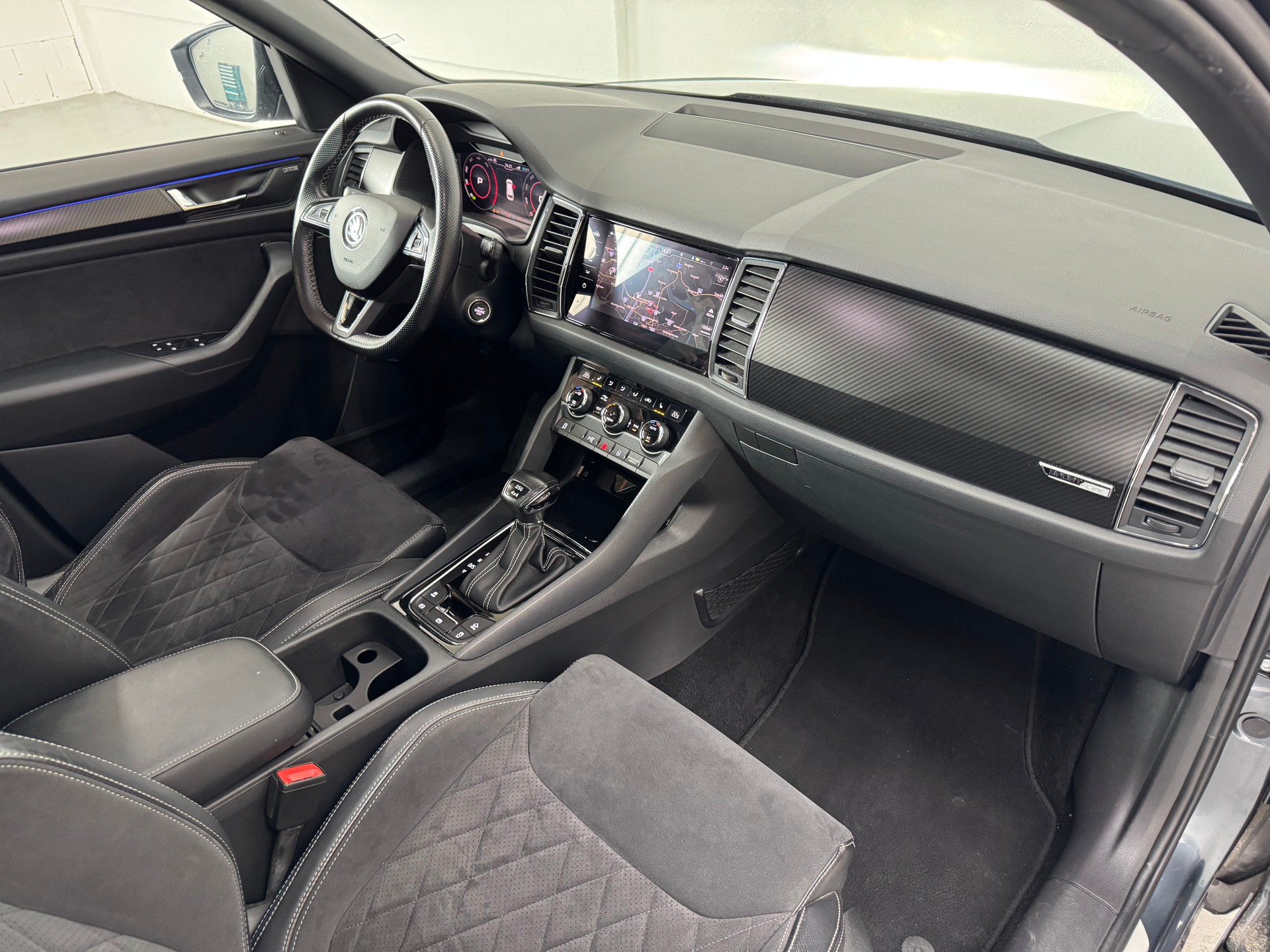SKODA Kodiaq 2.0 TDI CR Sport Line 4x4 DSG-image-11