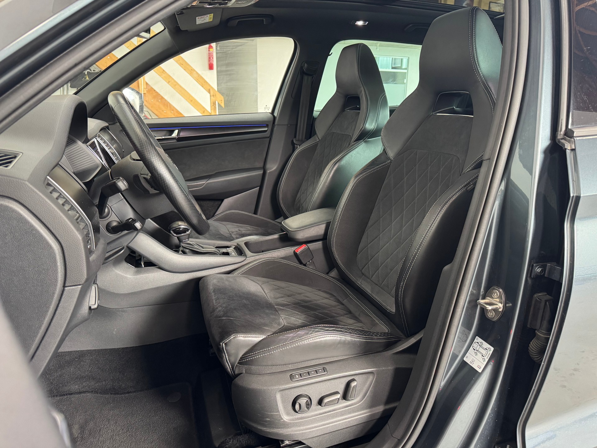 SKODA Kodiaq 2.0 TDI CR Sport Line 4x4 DSG-image-9