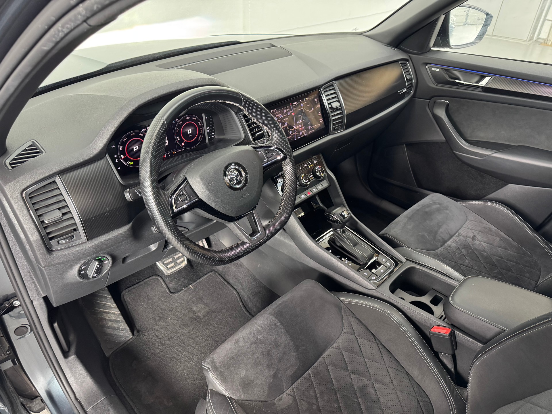 SKODA Kodiaq 2.0 TDI CR Sport Line 4x4 DSG-image-10