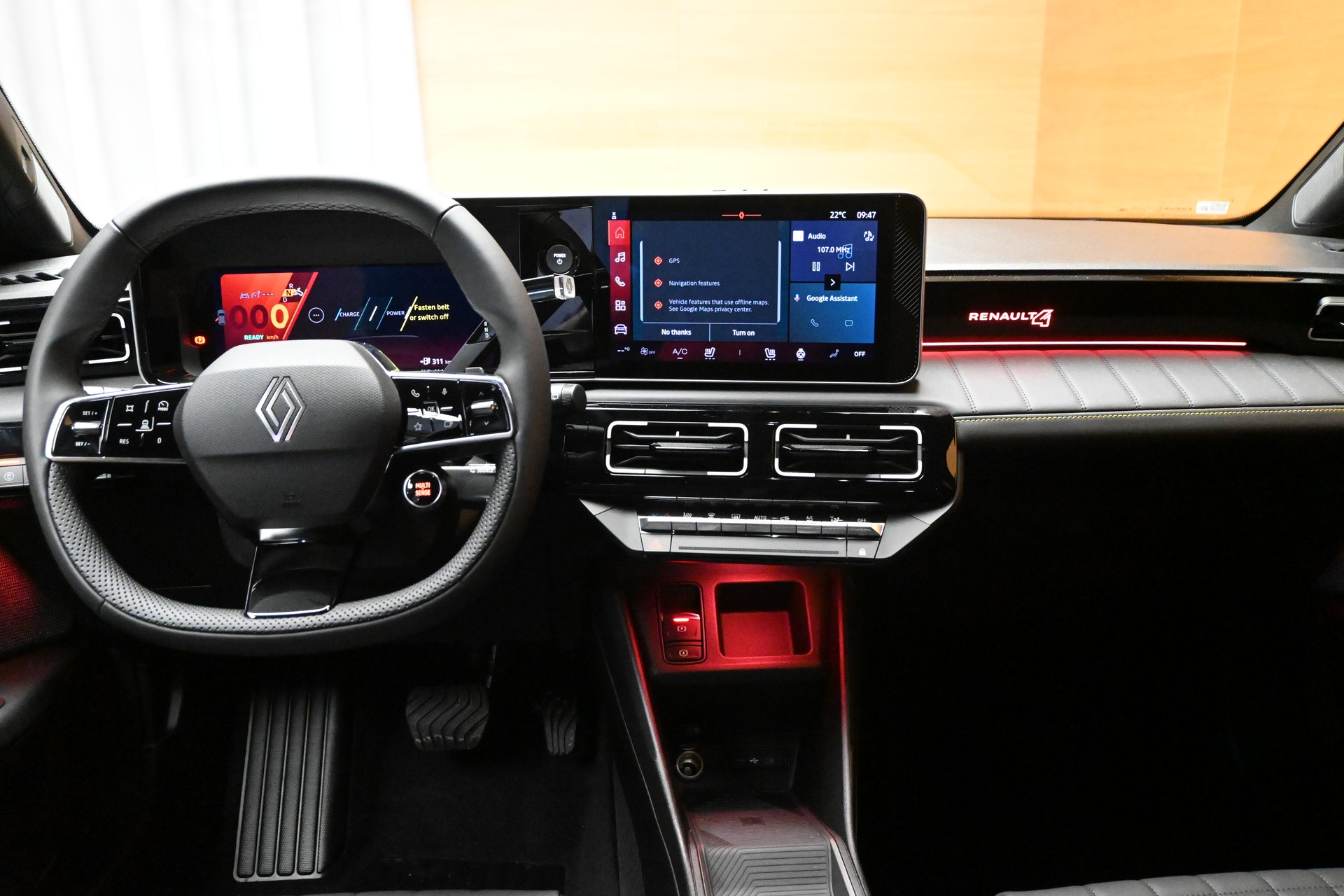 RENAULT R4 E-Tech Comfort Range 52 kWh Iconic-image-8