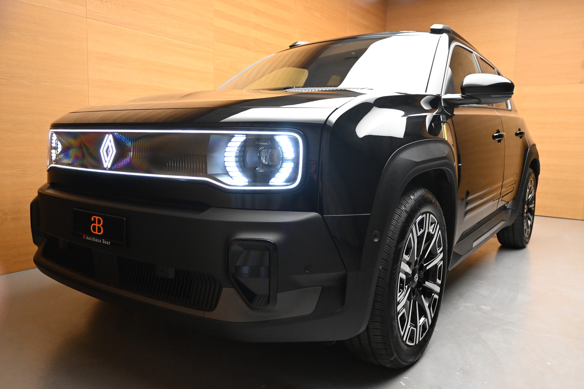 RENAULT R4 E-Tech Comfort Range 52 kWh Iconic-image-2