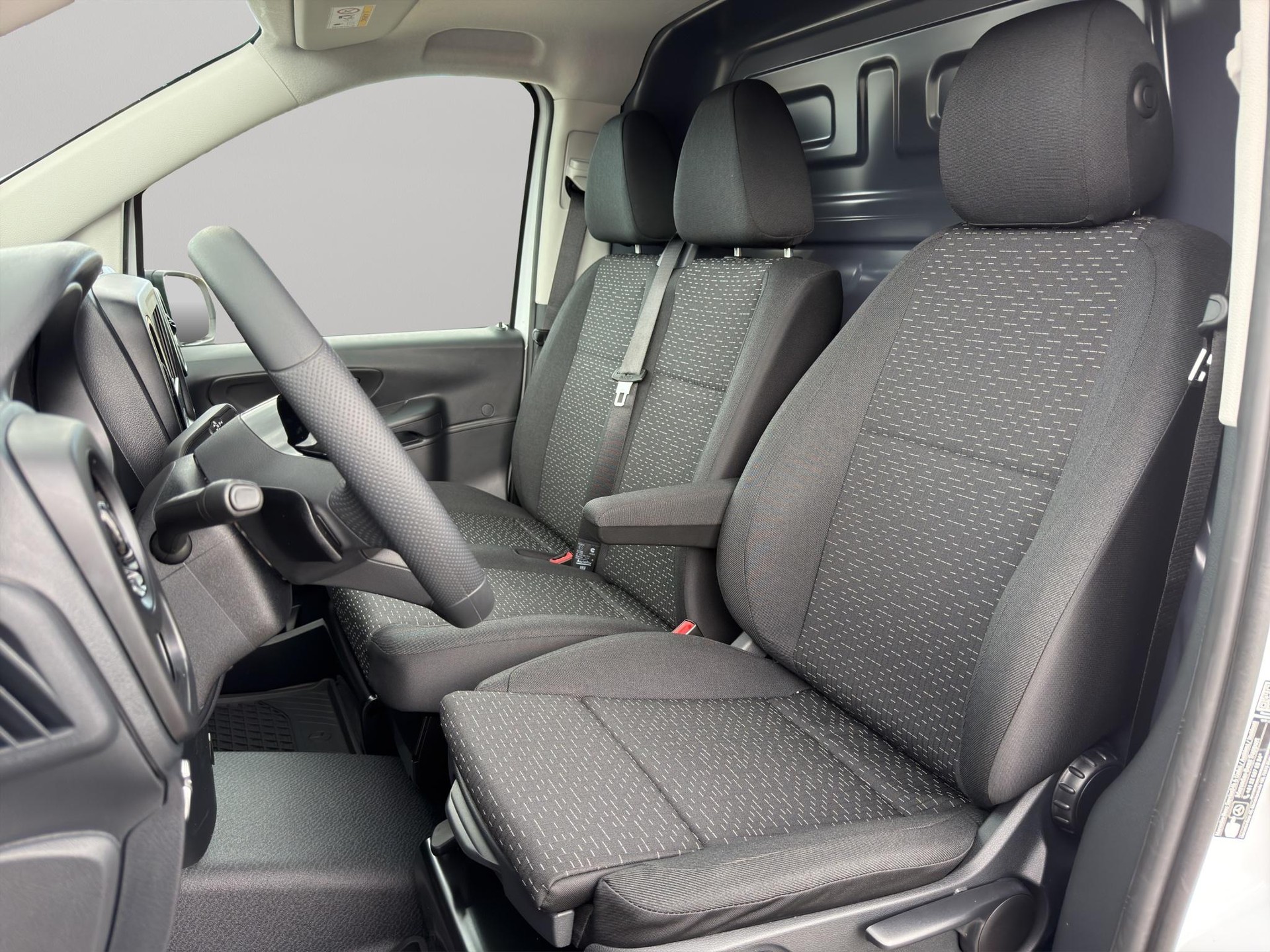 MERCEDES-BENZ 114 Kaw. L 2.0 CDI Pro Worker-image-8