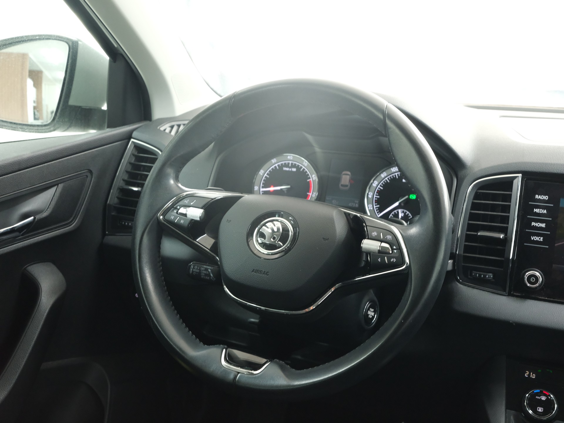 SKODA Karoq 1.5 TSI Ambition DSG-image-22
