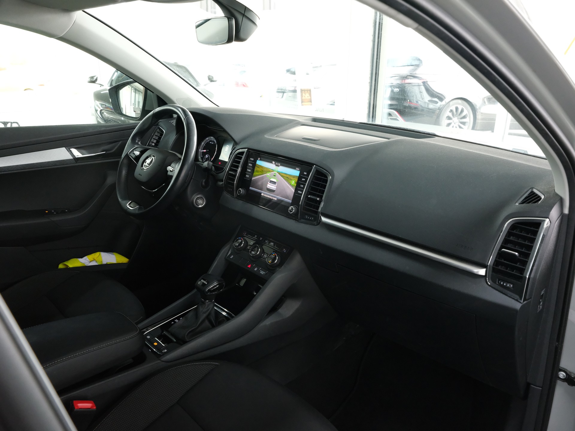 SKODA Karoq 1.5 TSI Ambition DSG-image-17