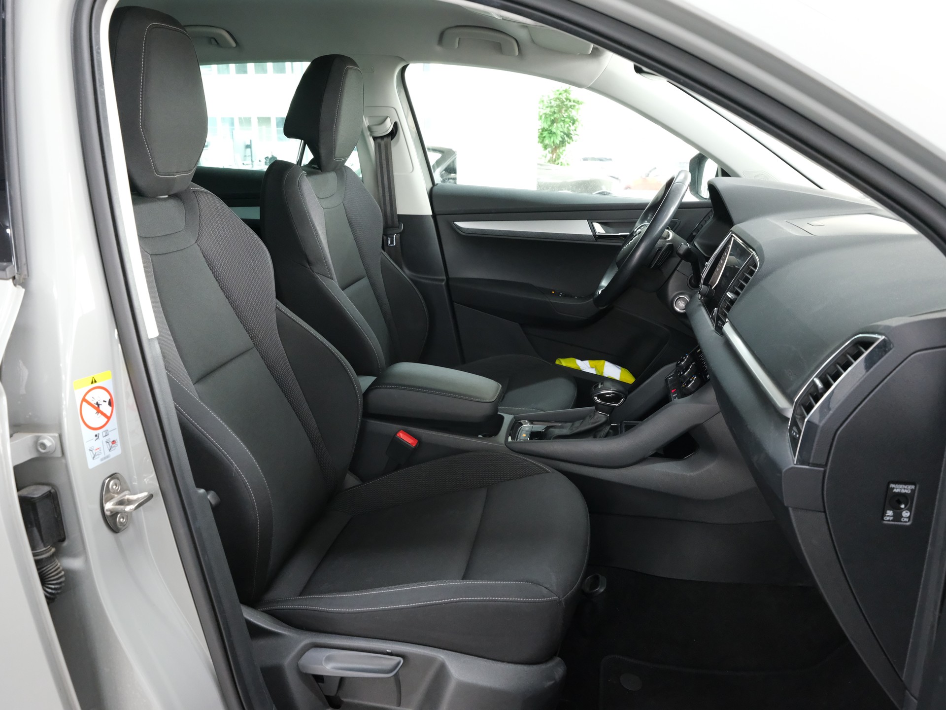 SKODA Karoq 1.5 TSI Ambition DSG-image-18