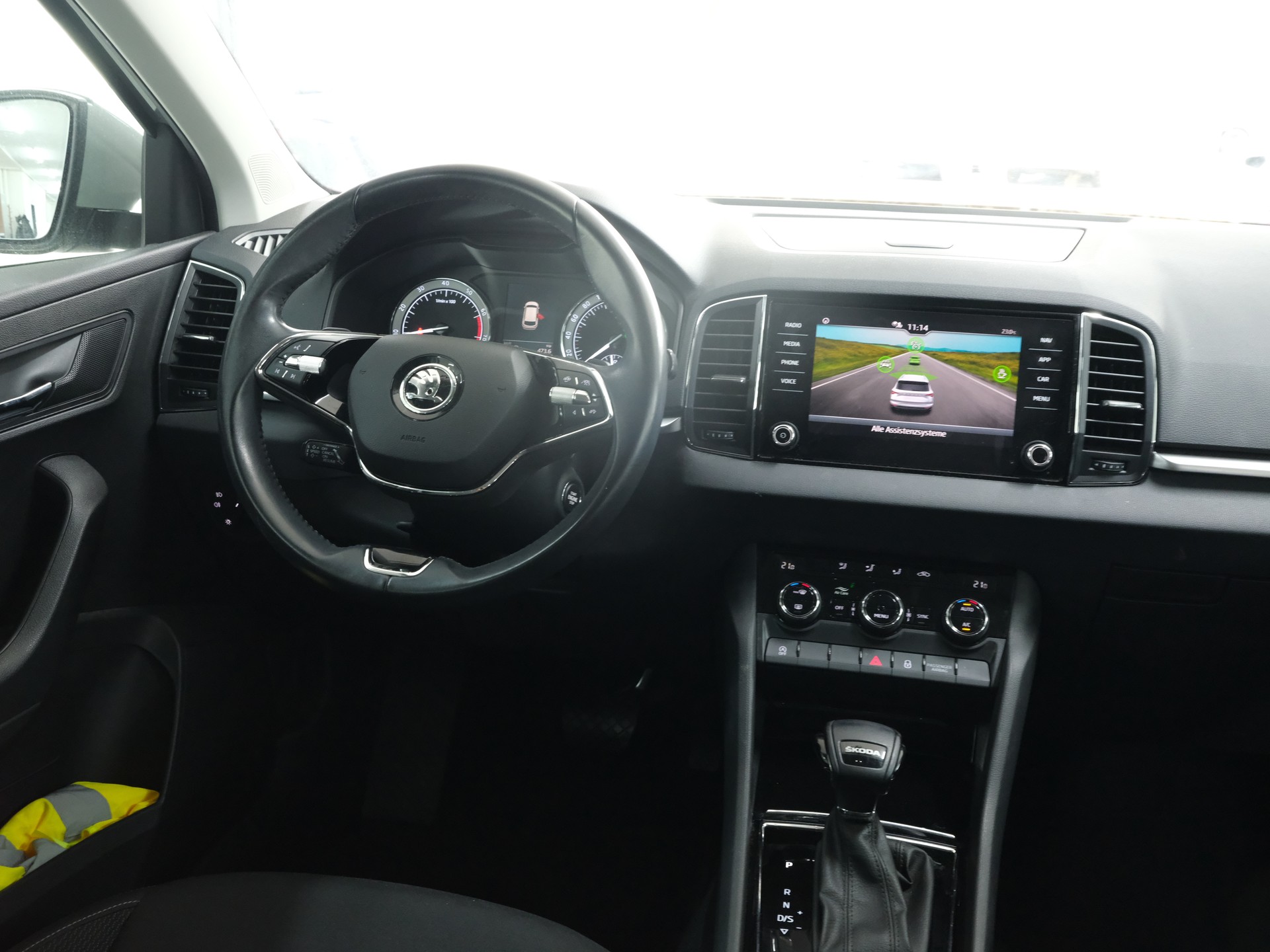 SKODA Karoq 1.5 TSI Ambition DSG-image-21