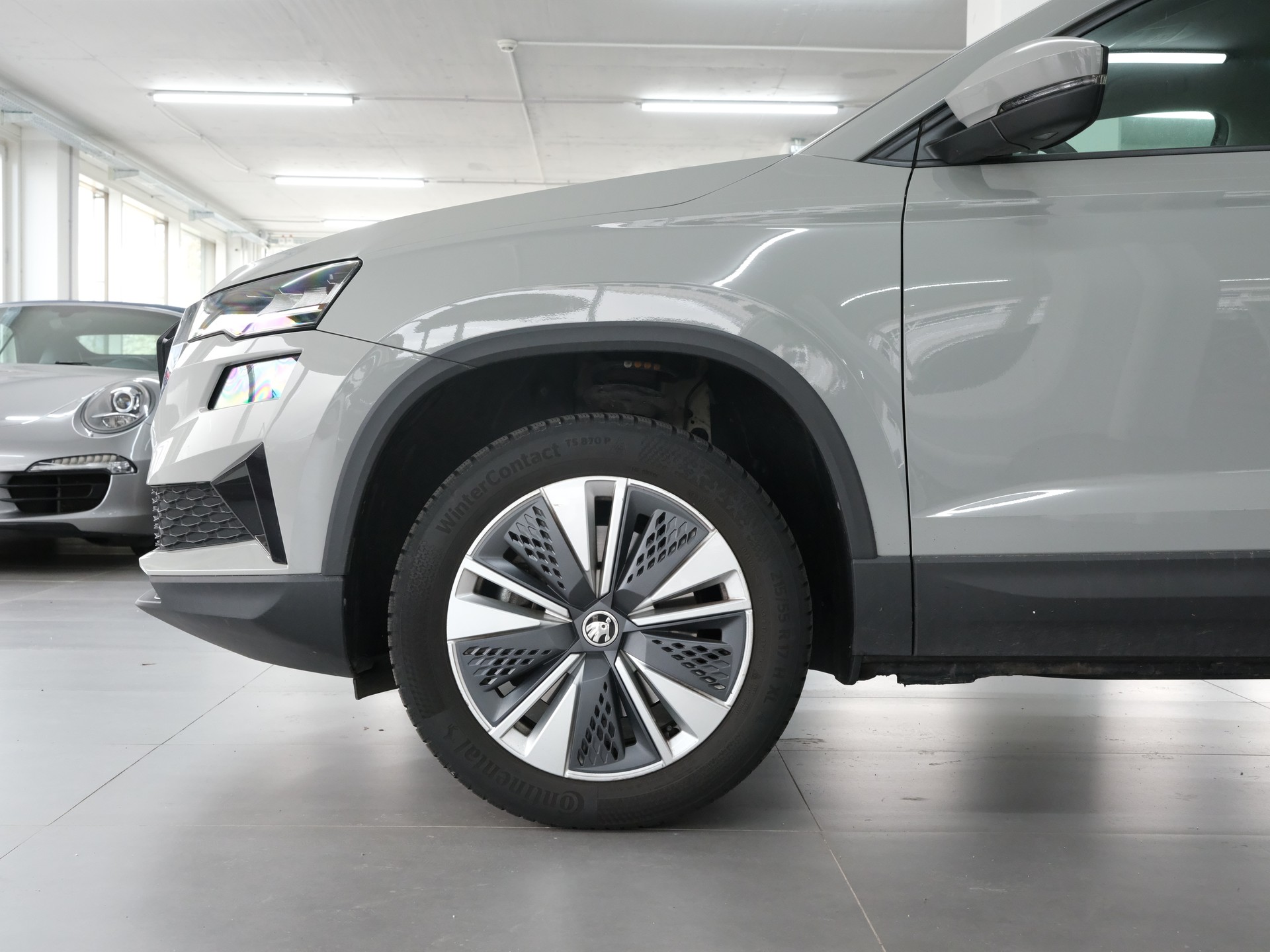 SKODA Karoq 1.5 TSI Ambition DSG-image-9