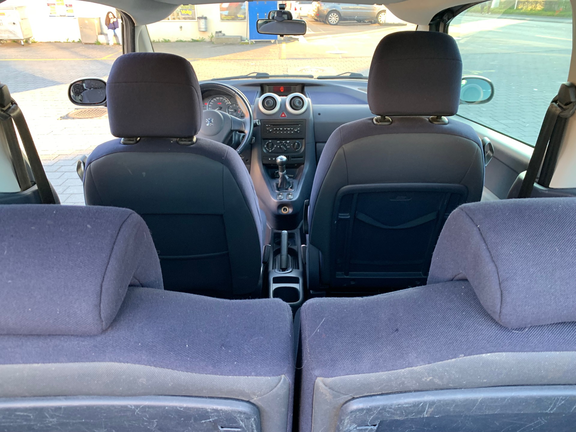 PEUGEOT 1007 1.4 HDI Trendy-image-5