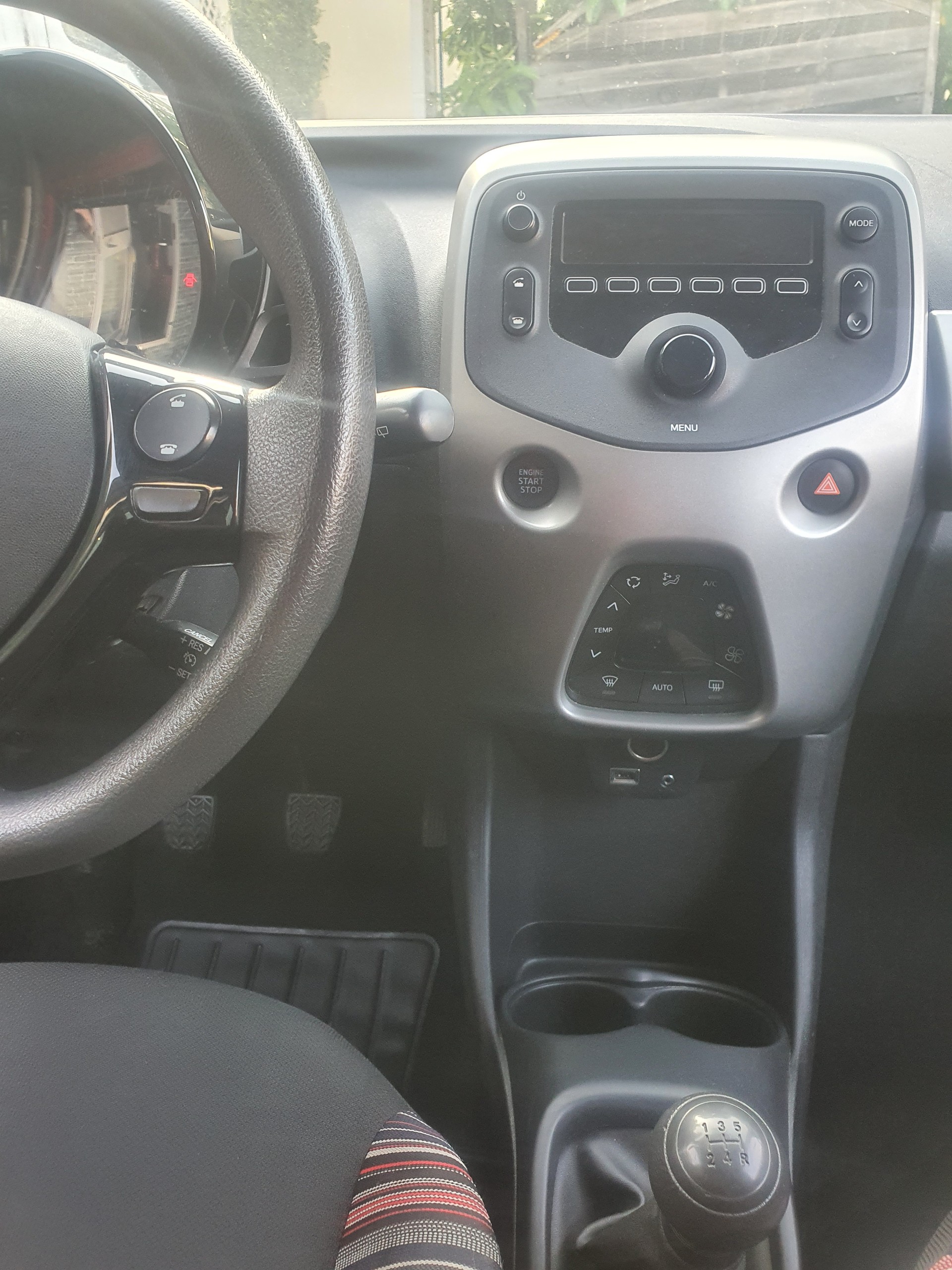 CITROEN C1 1.0 e-VTi Stop&Start Shine-image-11