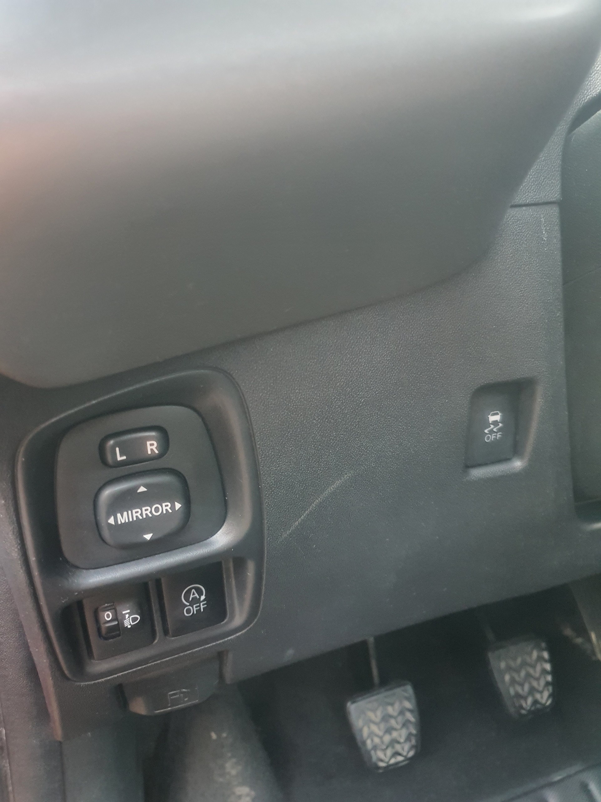 CITROEN C1 1.0 e-VTi Stop&Start Shine-image-13