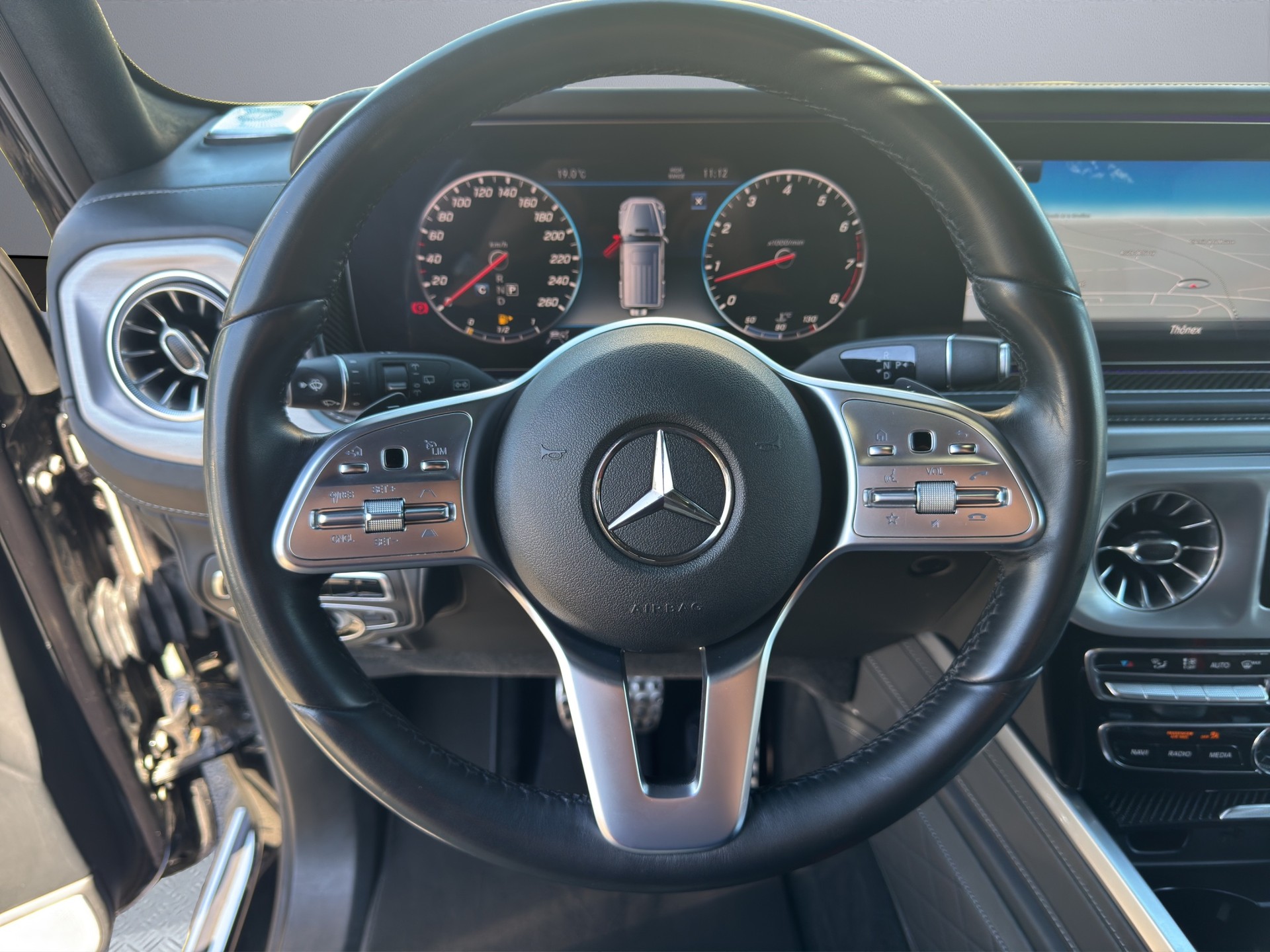 MERCEDES-BENZ G 500 AMG Line 9G-Tronic-image-11