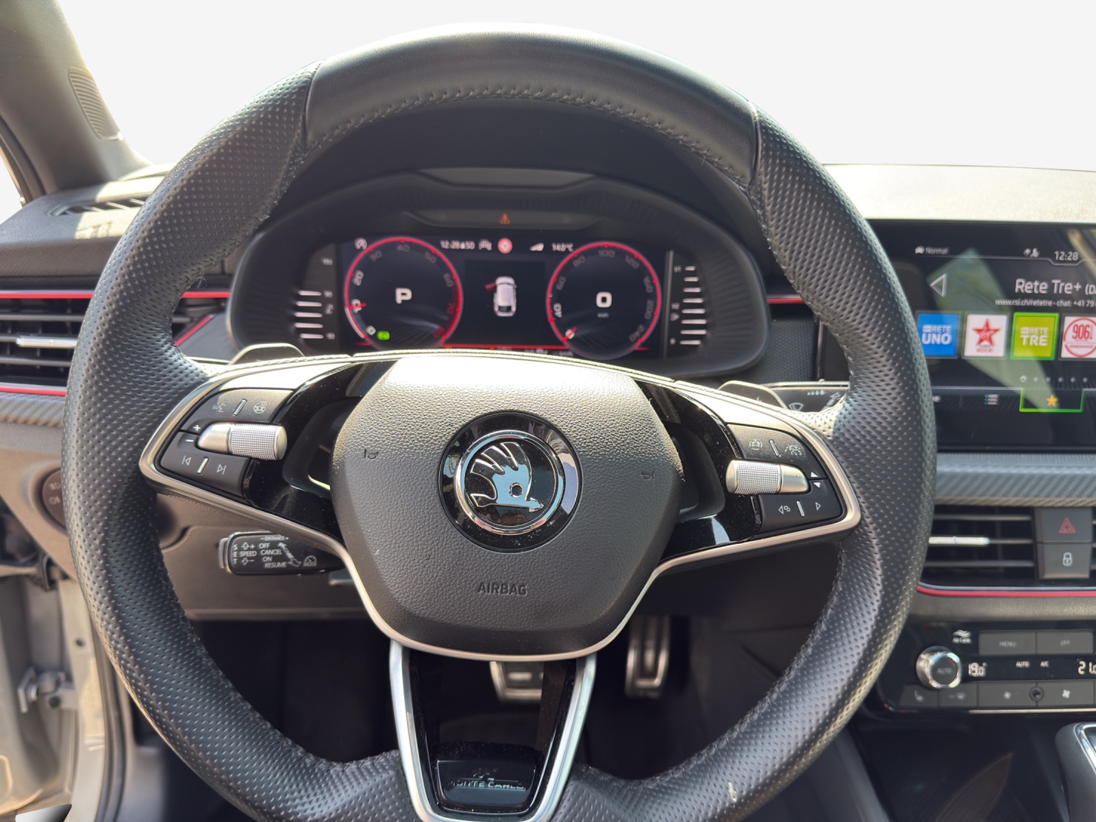 SKODA Scala 1.0 TSI Monte Carlo DSG-image-9