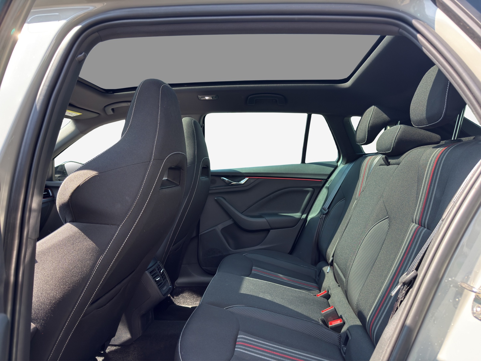 SKODA Scala 1.0 TSI Monte Carlo DSG-image-11