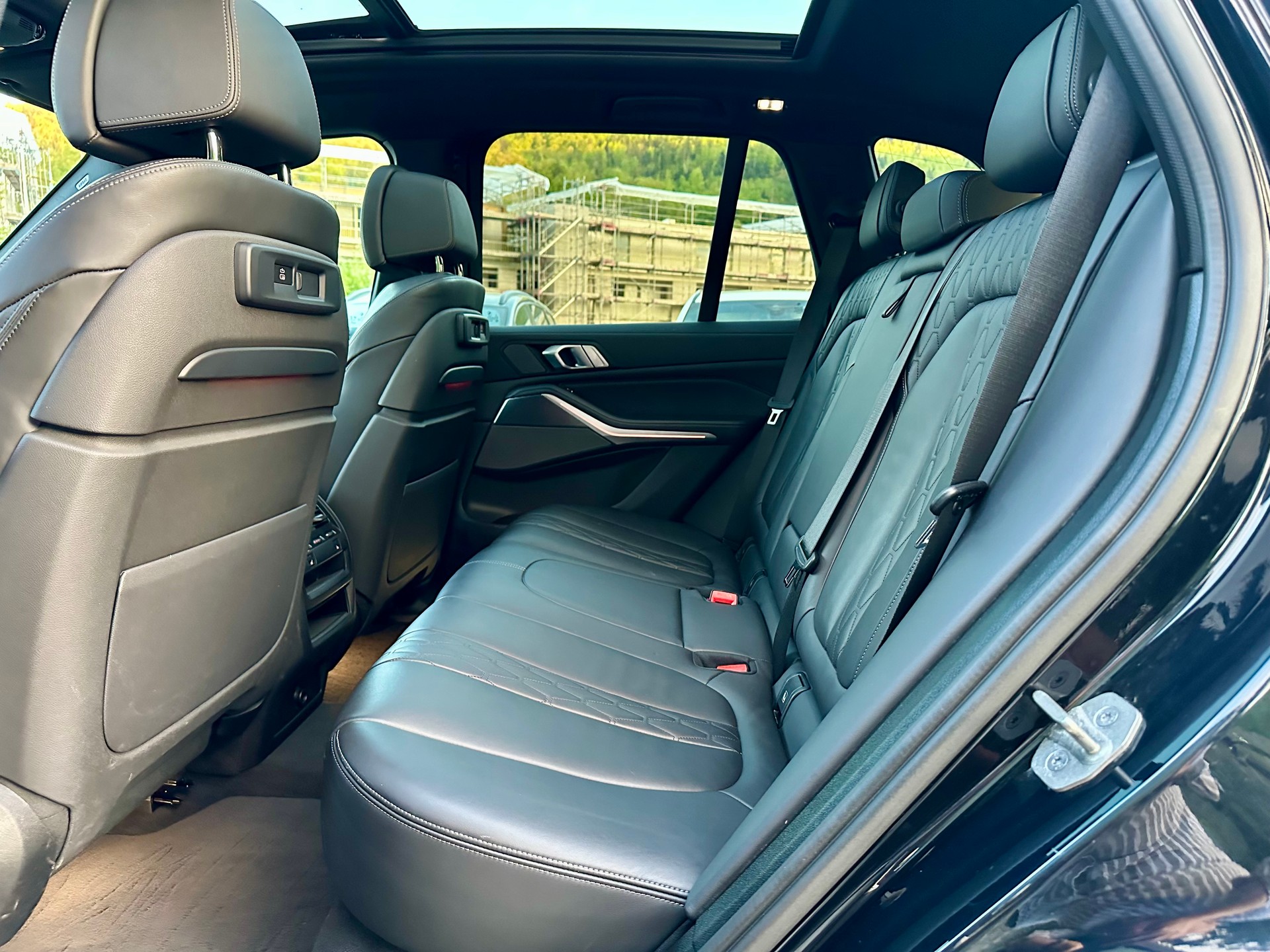 BMW X5 xDrive 48V 40d M Sport Steptronic-image-16