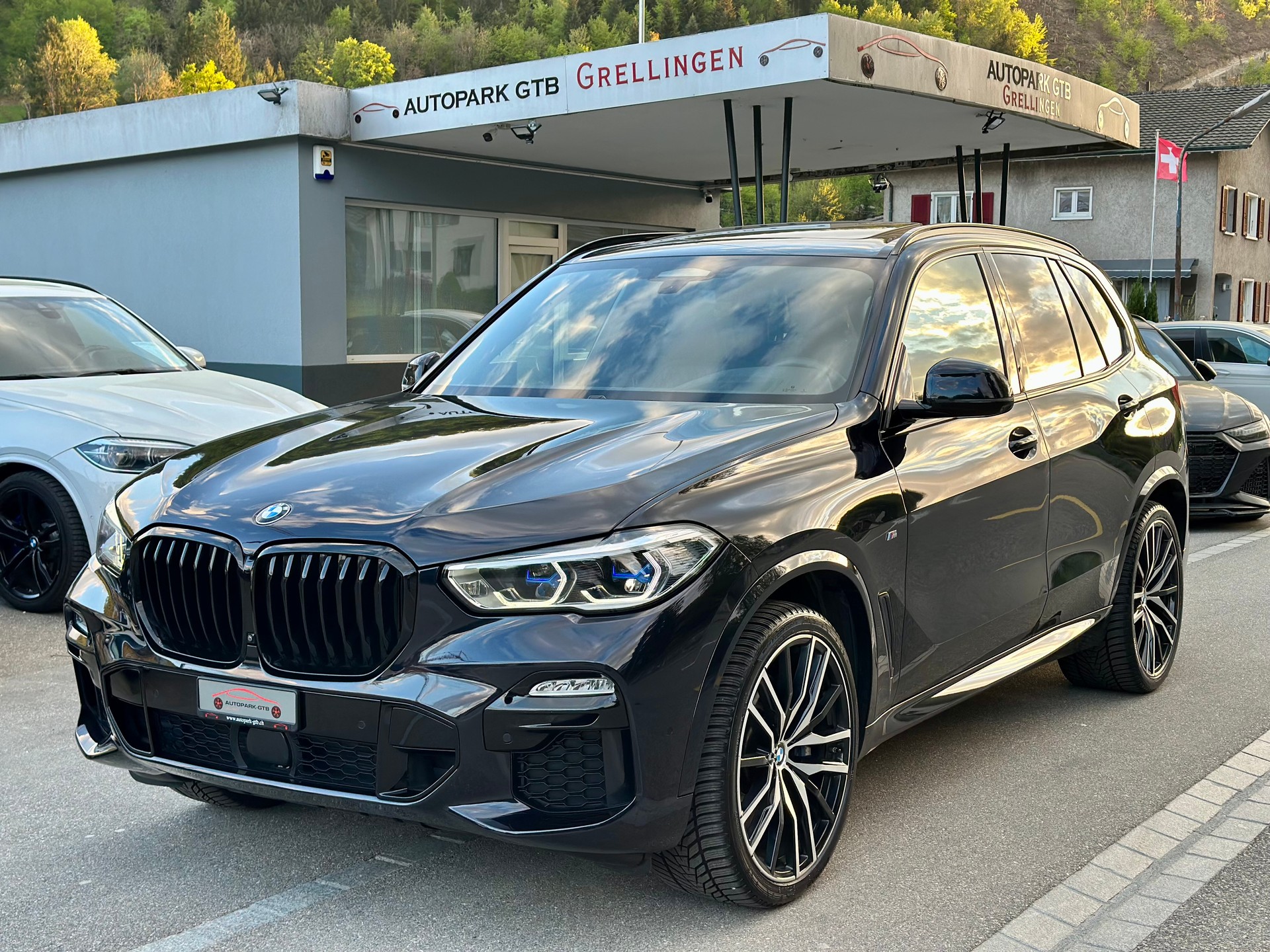 BMW X5 xDrive 48V 40d M Sport Steptronic-image-0