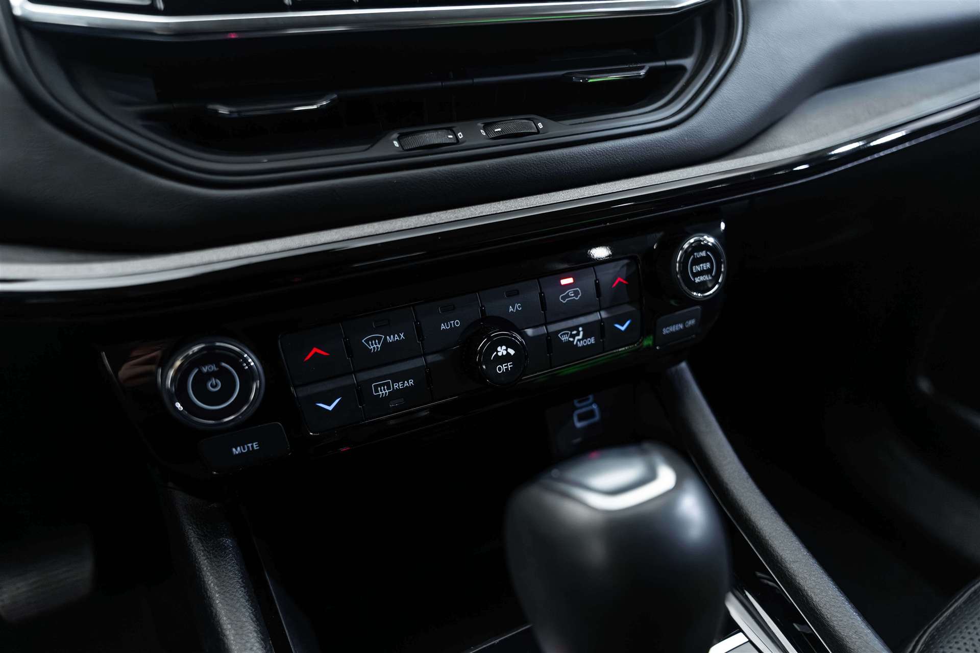 JEEP Compass 1.5 T SUMMIT T4 E-Hybrid FWD-image-25
