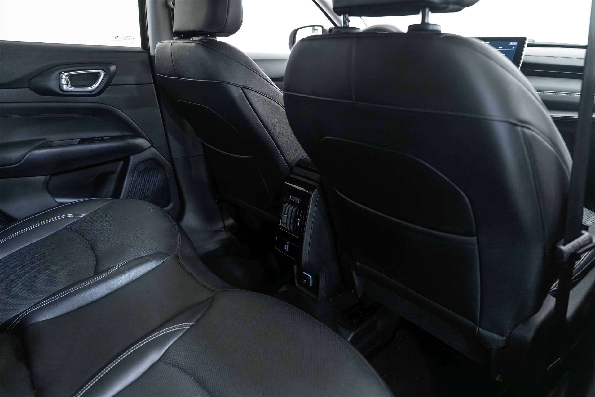 JEEP Compass 1.5 T SUMMIT T4 E-Hybrid FWD-image-12