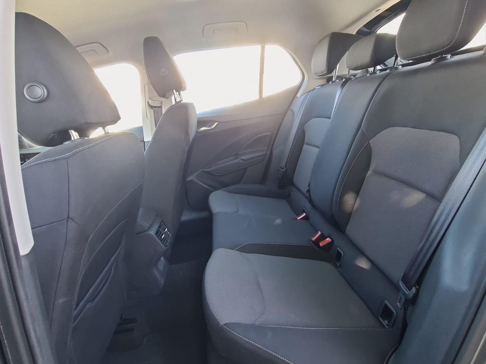 SKODA Fabia 1.0 TSI Young Edition-image-14