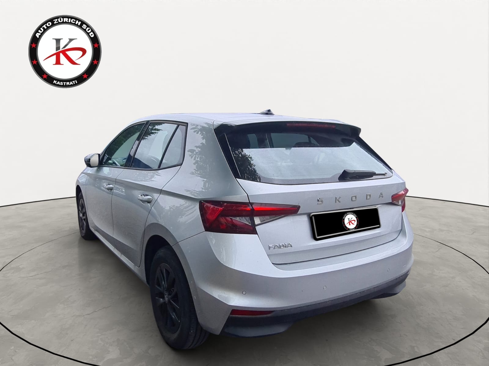 SKODA Fabia 1.0 TSI Young Edition-image-3