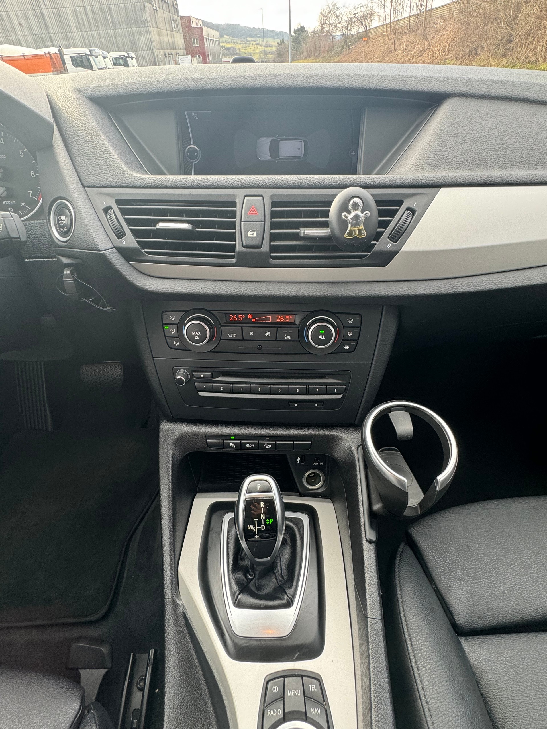 BMW X1 xDrive 20i Steptronic-image-8