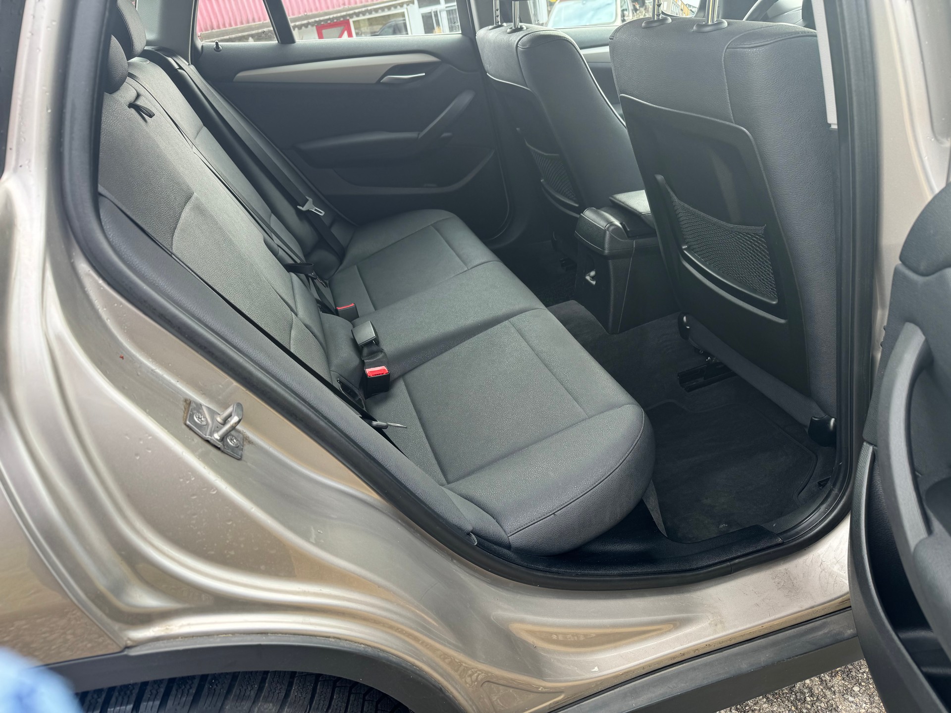 BMW X1 xDrive 20i Steptronic-image-6