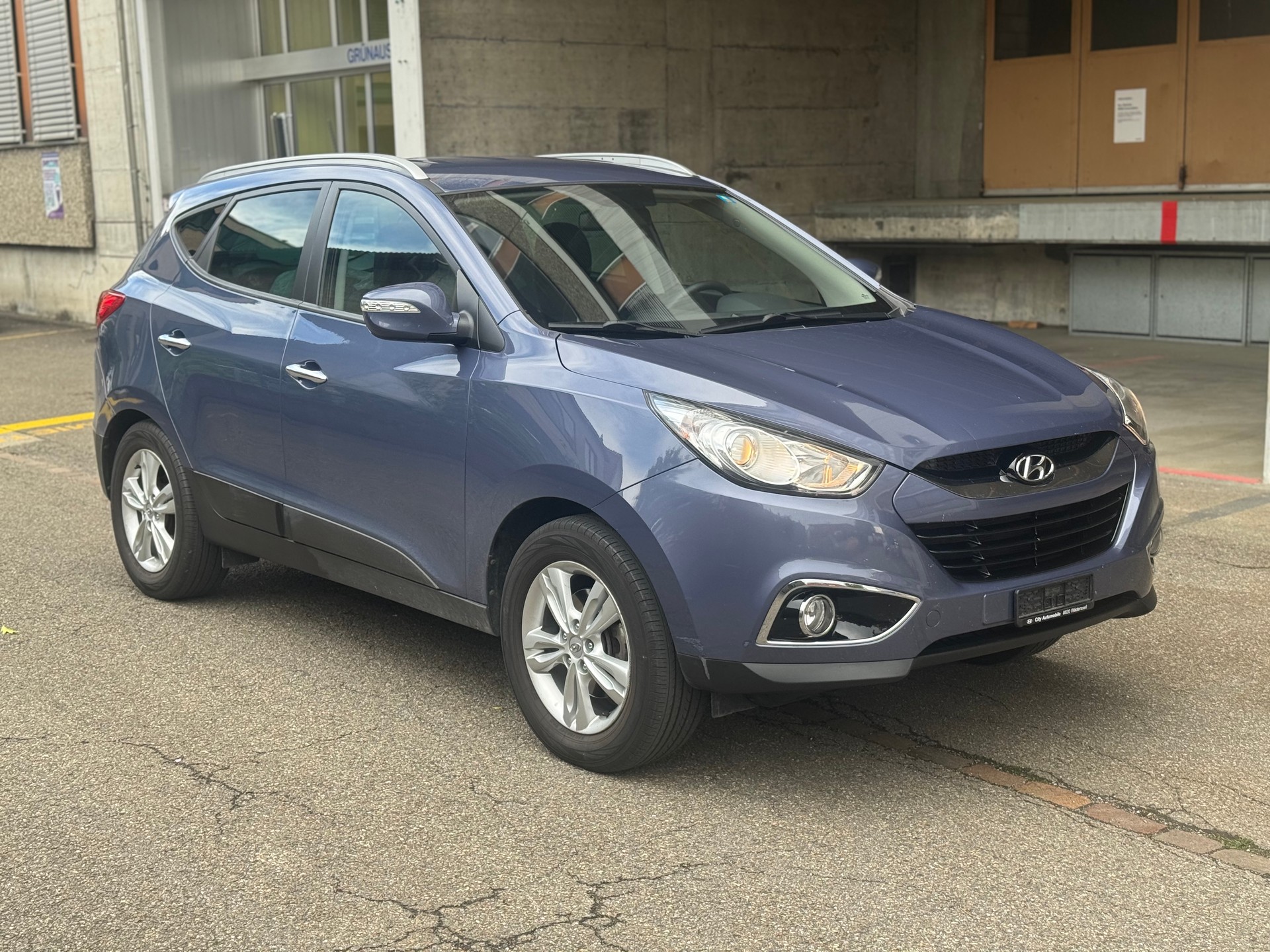 HYUNDAI iX 35 2.0 Premium 4WD Automatic-image-1