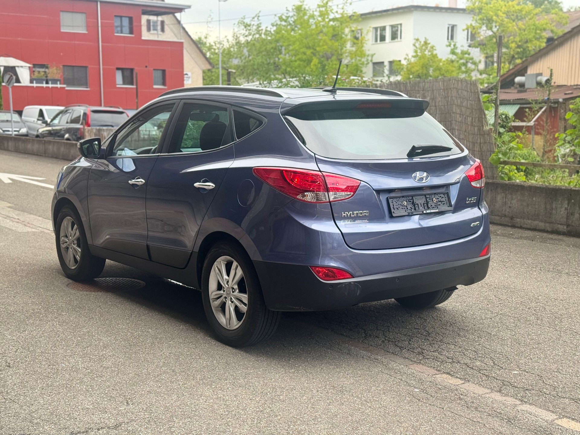 HYUNDAI iX 35 2.0 Premium 4WD Automatic-image-3