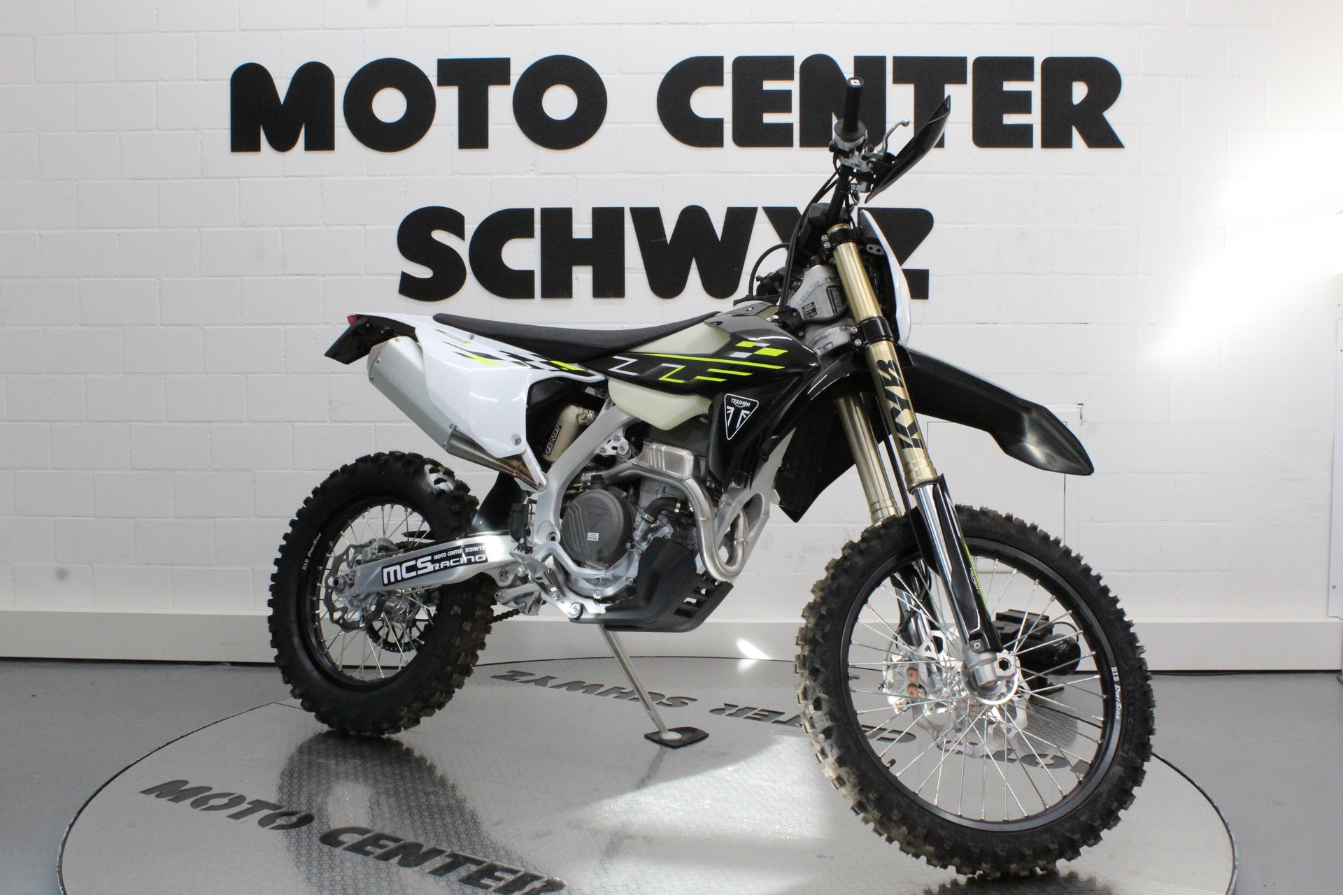TRIUMPH TF 250 E-showroom-element-1