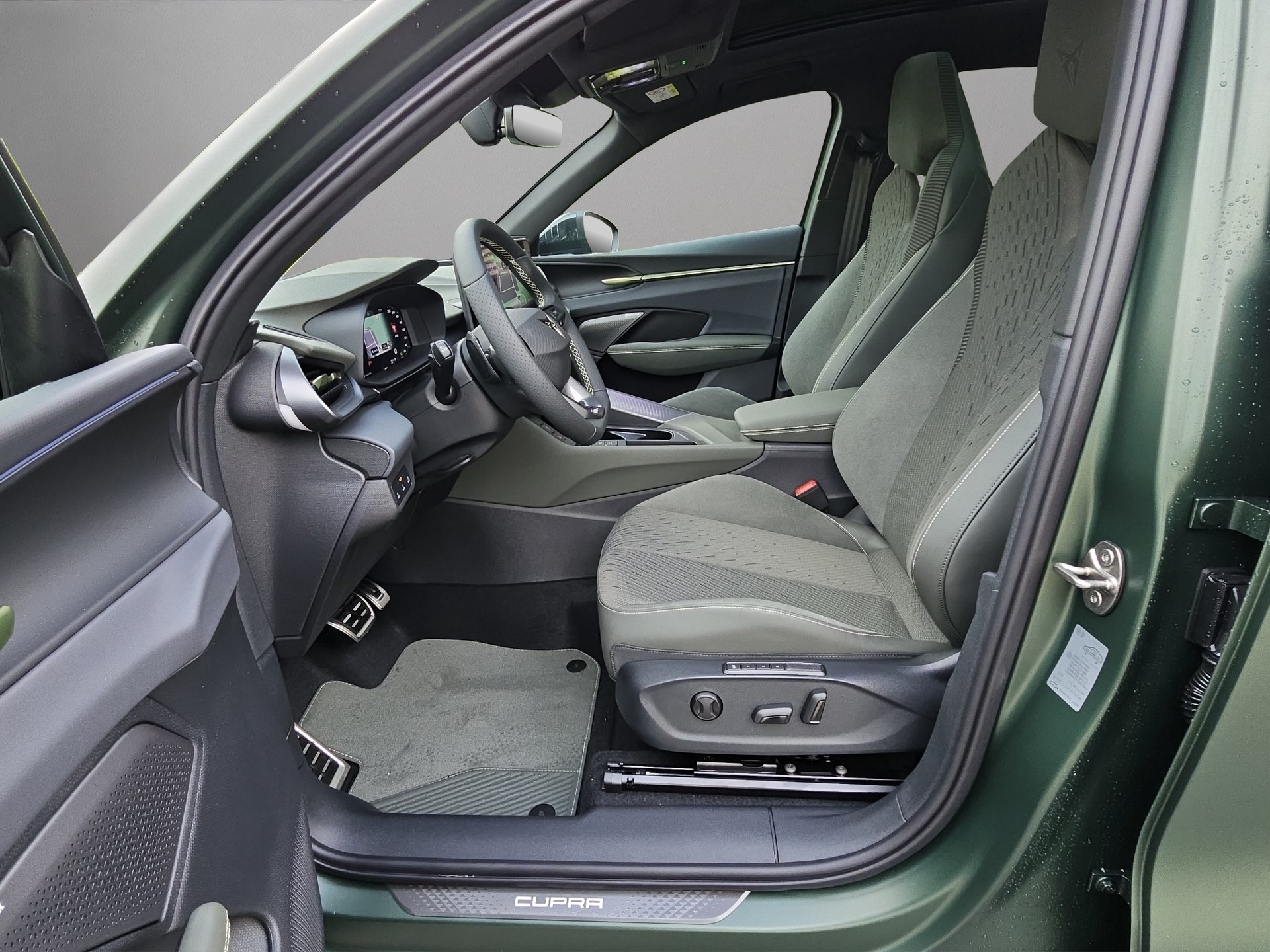 CUPRA Terramar 2.0 TSI DSG PE Tribe Edition VZ 4Drive-image-4