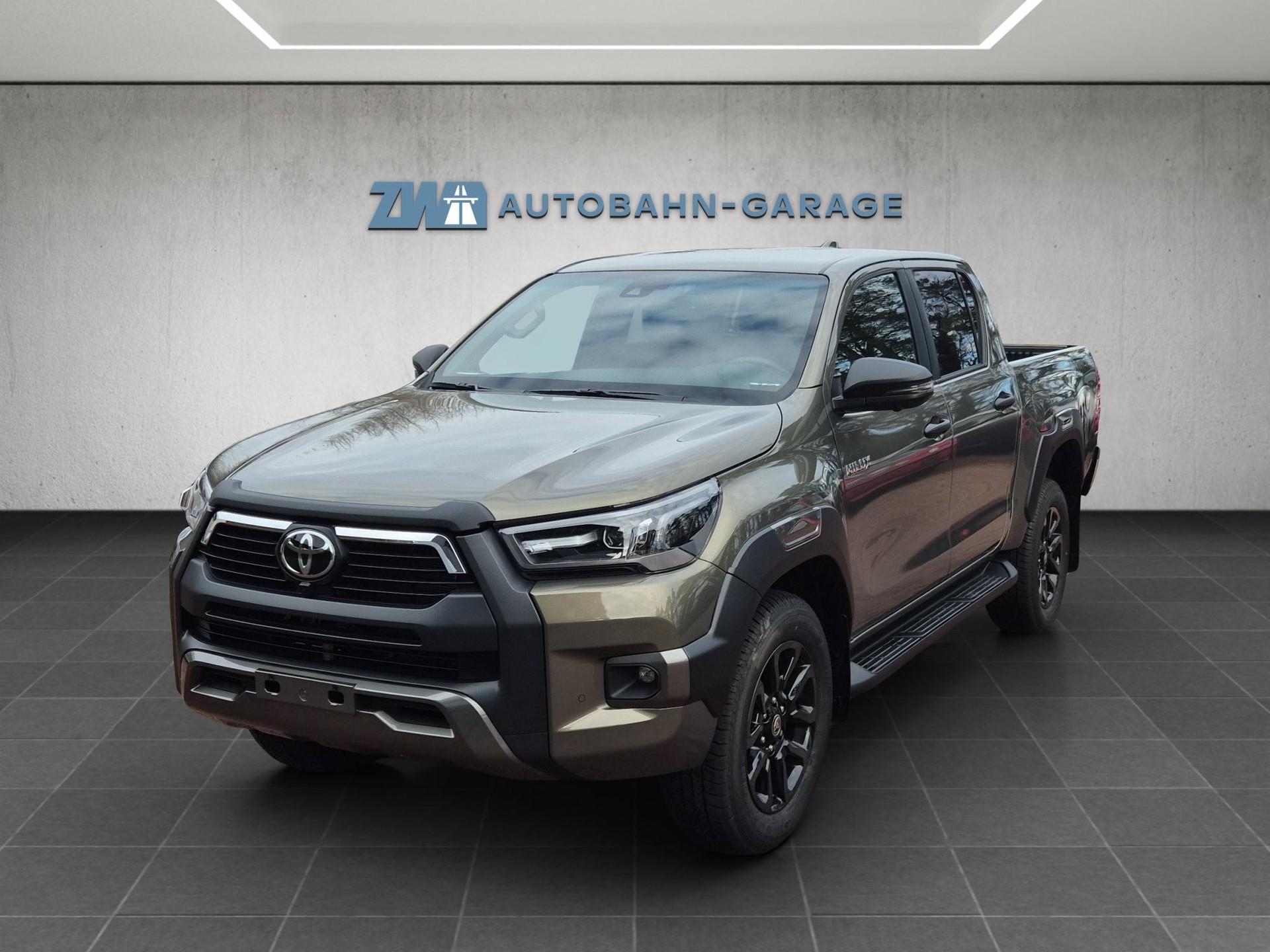 TOYOTA Hilux Double Cab.-Pick-up 2.8 D-4D MHEV 204 Invincible-image-0