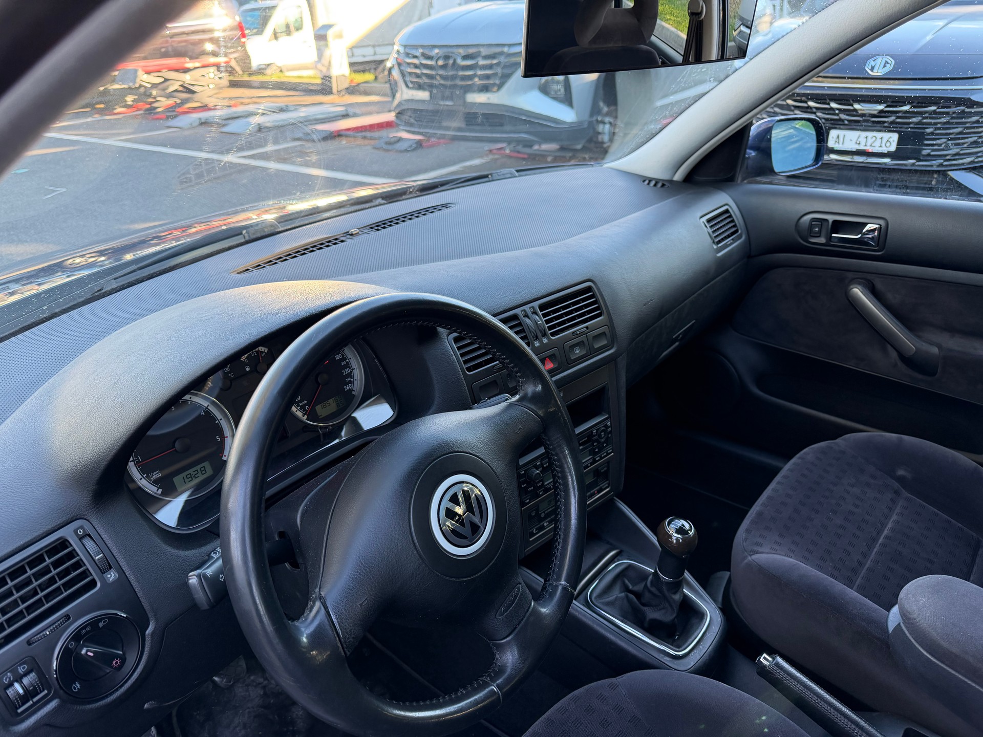 VW Bora Variant 1.9 TDI PD Highline-image-10