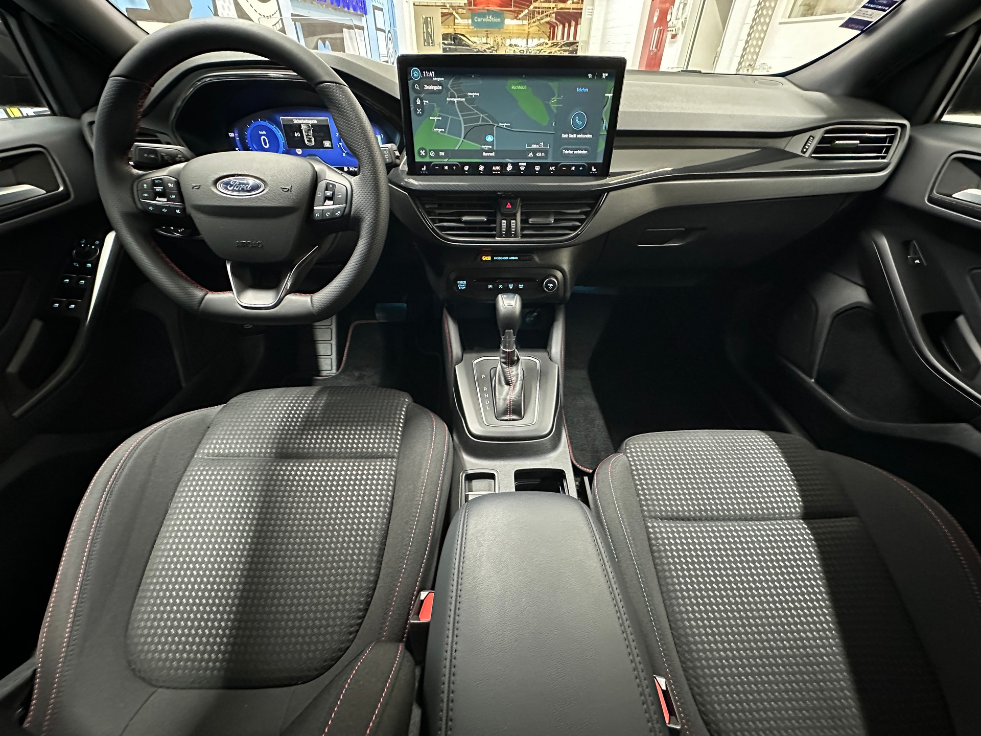 FORD Focus 1.0 MHEV ST-Line X Automat-image-9