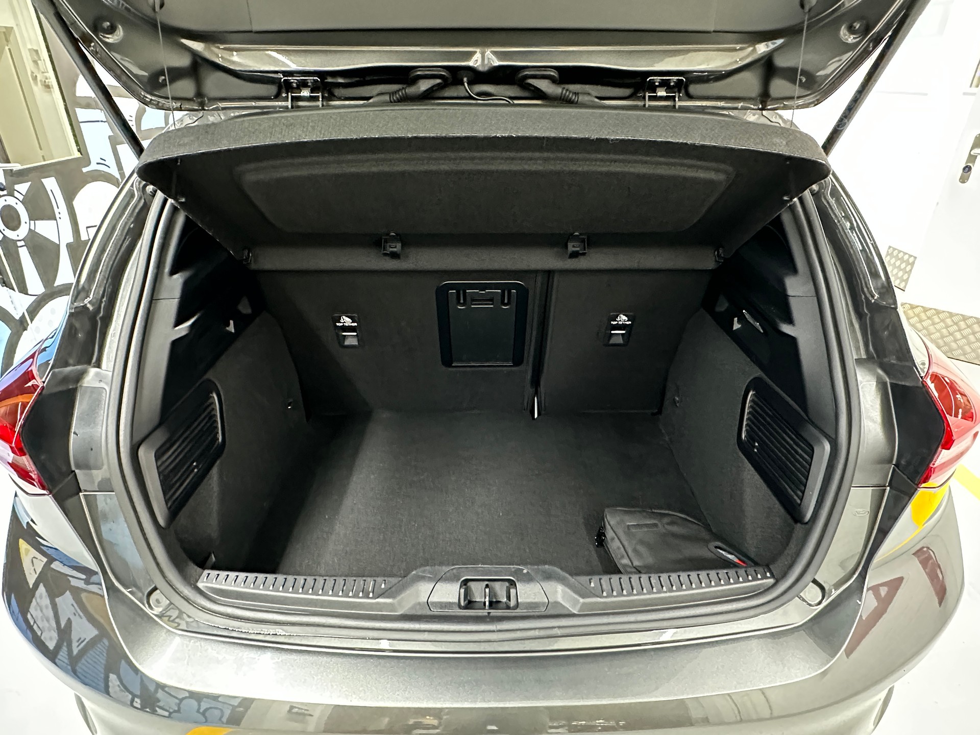 FORD Focus 1.0 MHEV ST-Line X Automat-image-5