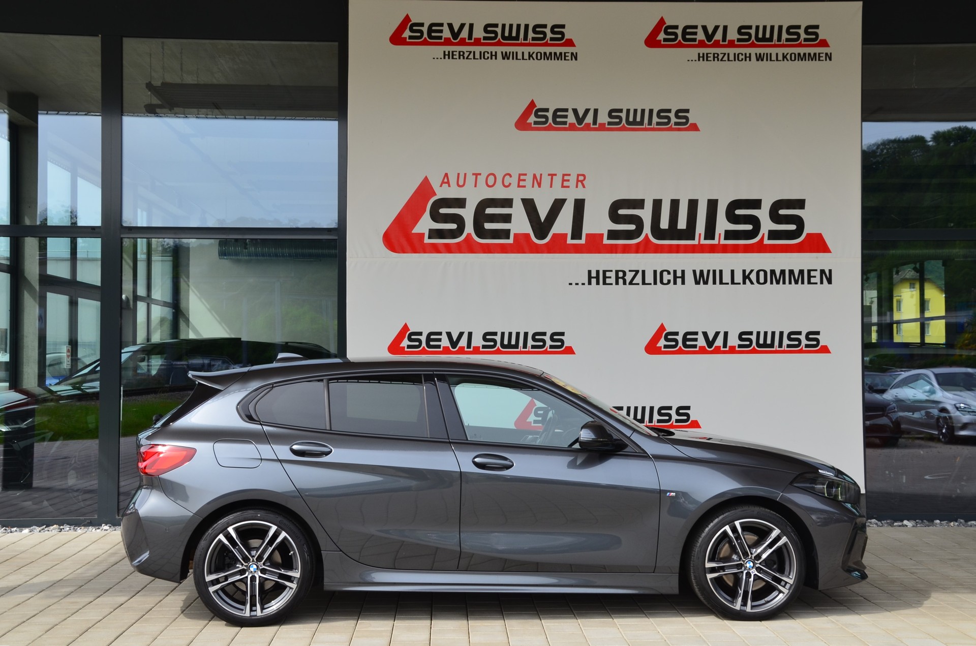 BMW 118i M Sport Steptronic*Frisch ab MFK,1 Jahr oder 20000km Garantie auf Motor und Getriebe*-showroom-element-3