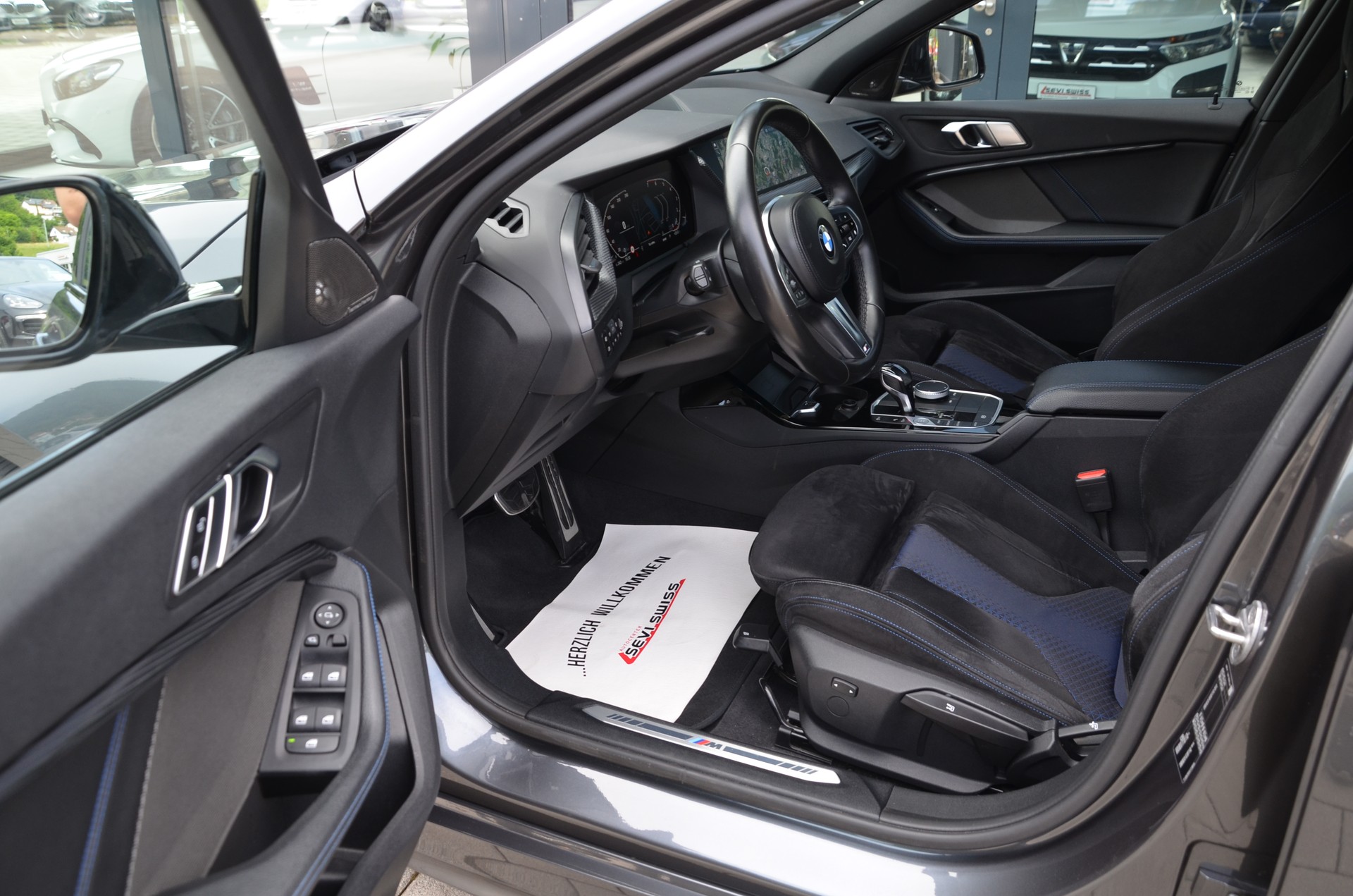 BMW 118i M Sport Steptronic*Frisch ab MFK,1 Jahr oder 20000km Garantie auf Motor und Getriebe*-image-11