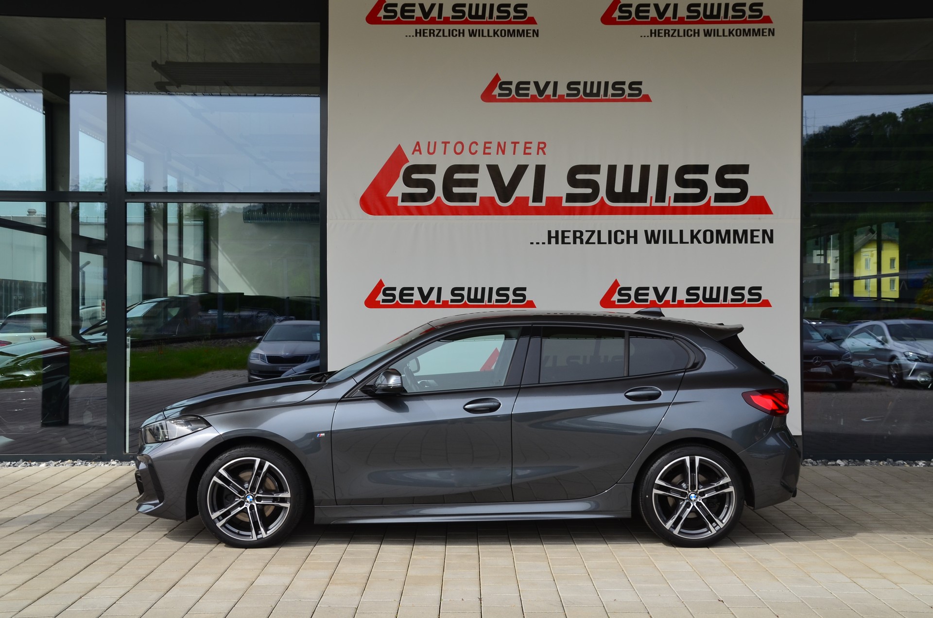 BMW 118i M Sport Steptronic*Frisch ab MFK,1 Jahr oder 20000km Garantie auf Motor und Getriebe*-image-9