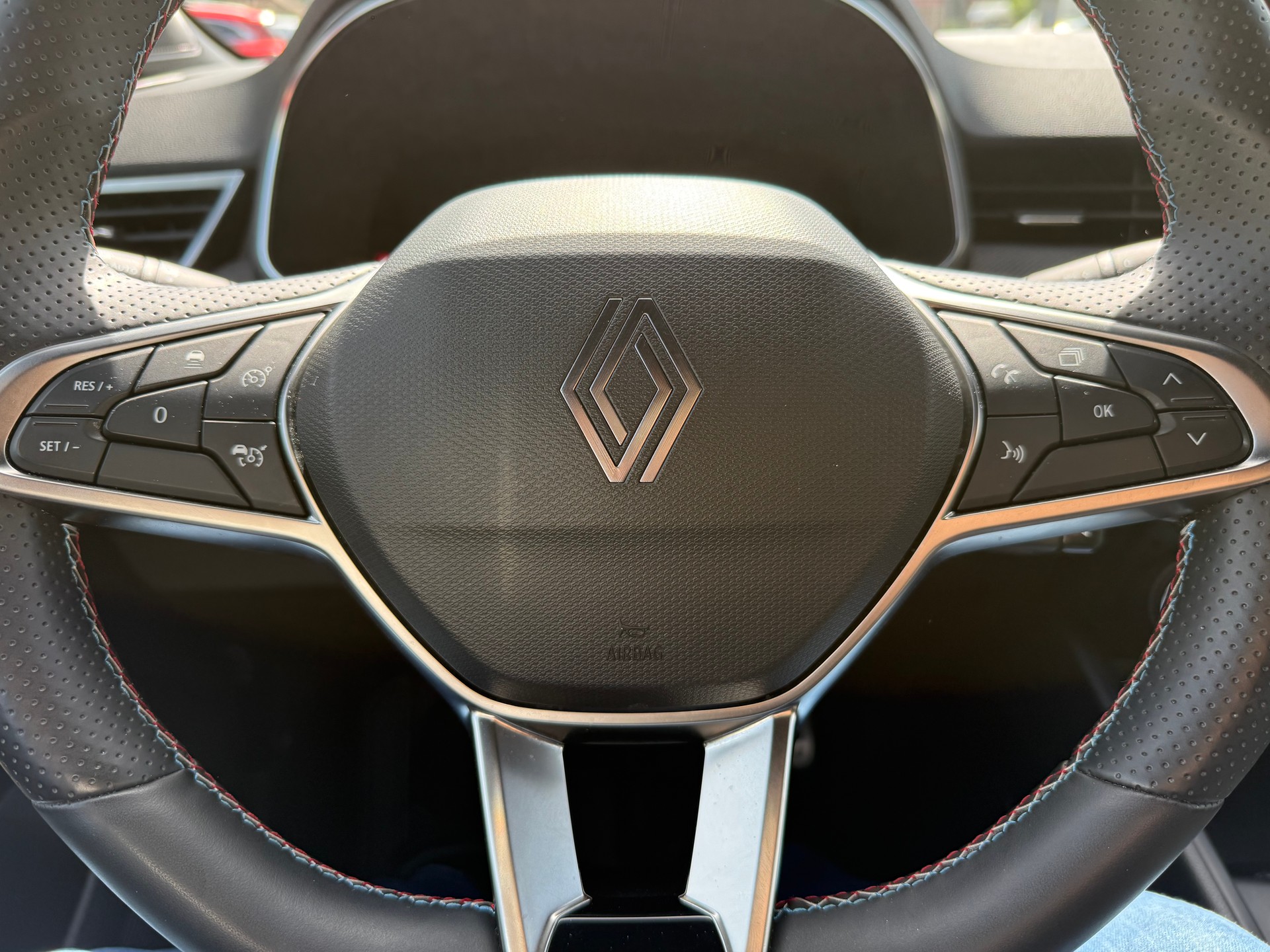 RENAULT Clio 1.6 E-Tech Esprit Alpine-image-14