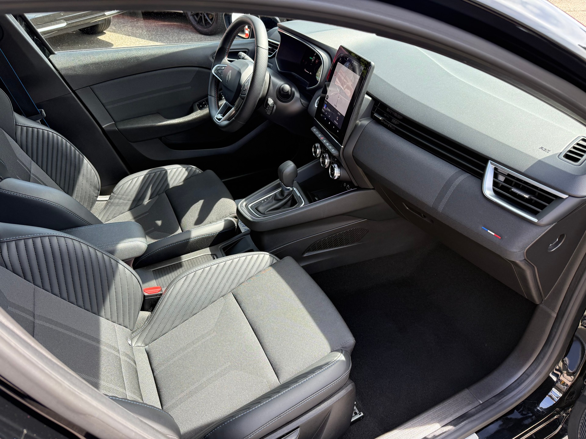 RENAULT Clio 1.6 E-Tech Esprit Alpine-image-9